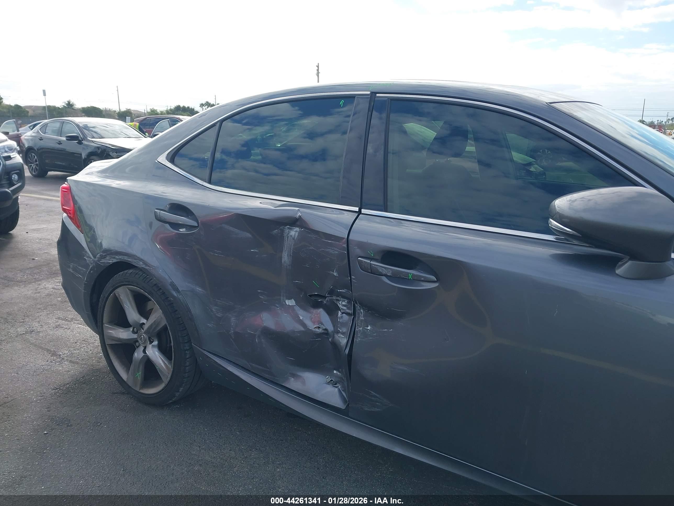 LEXUS IS image 6