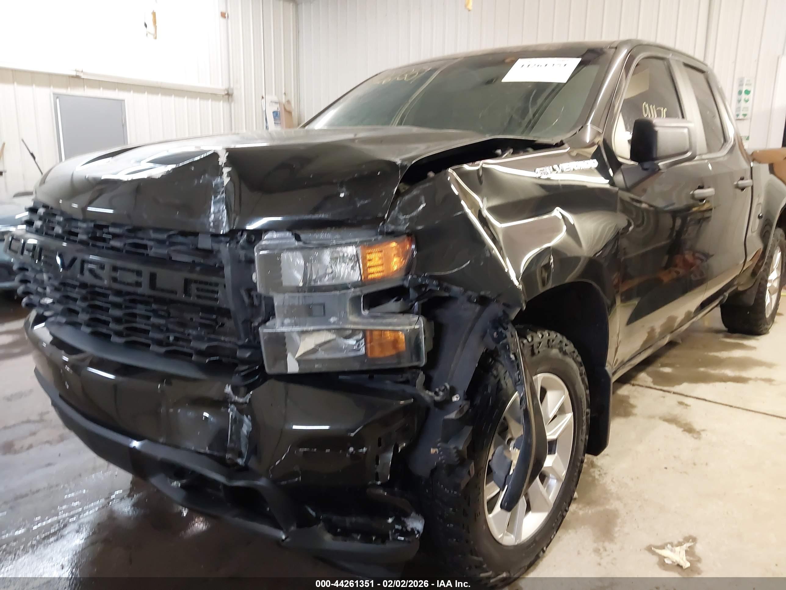 CHEVROLET SILVERADO image 6