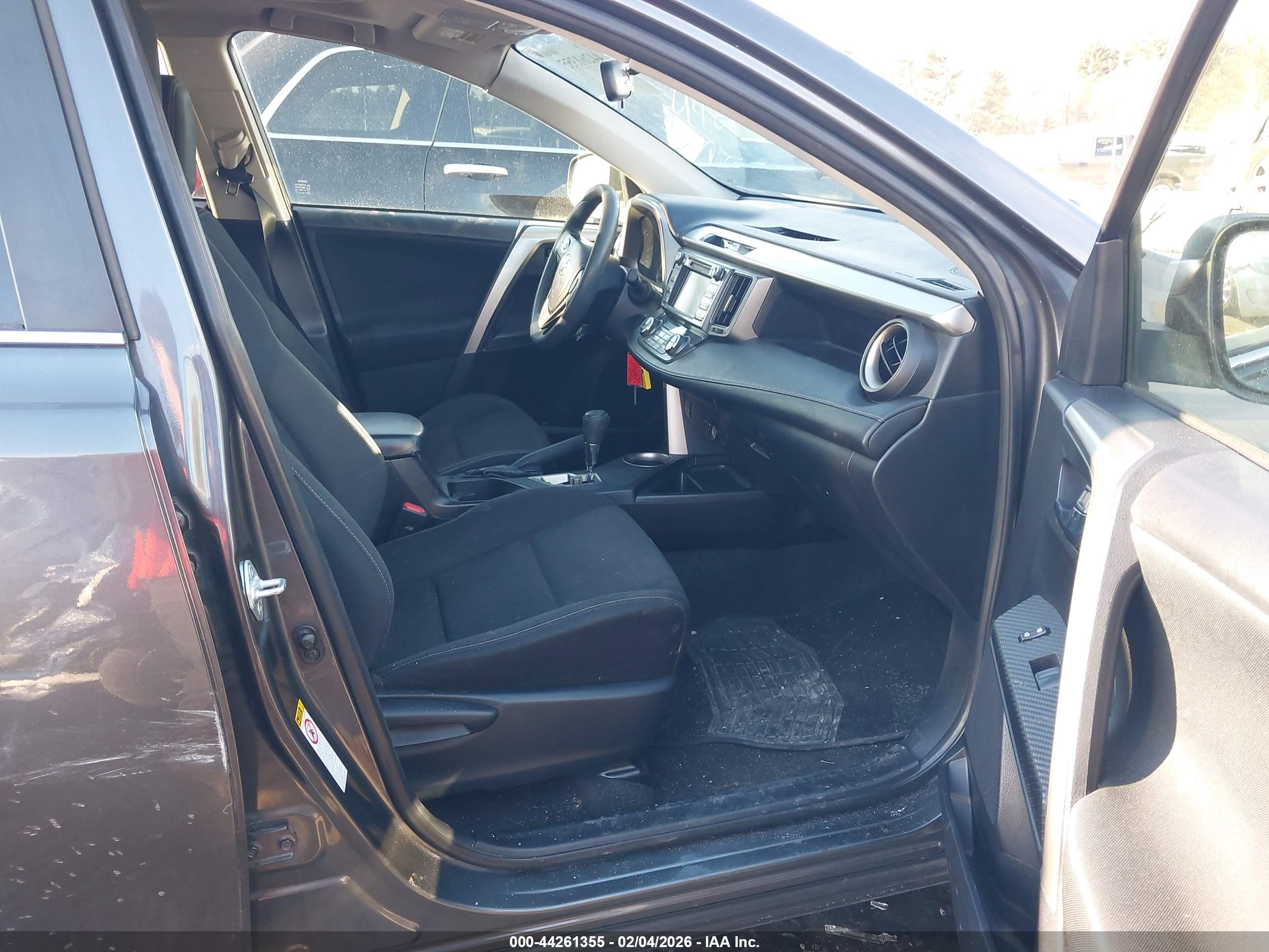 TOYOTA RAV4 image 5