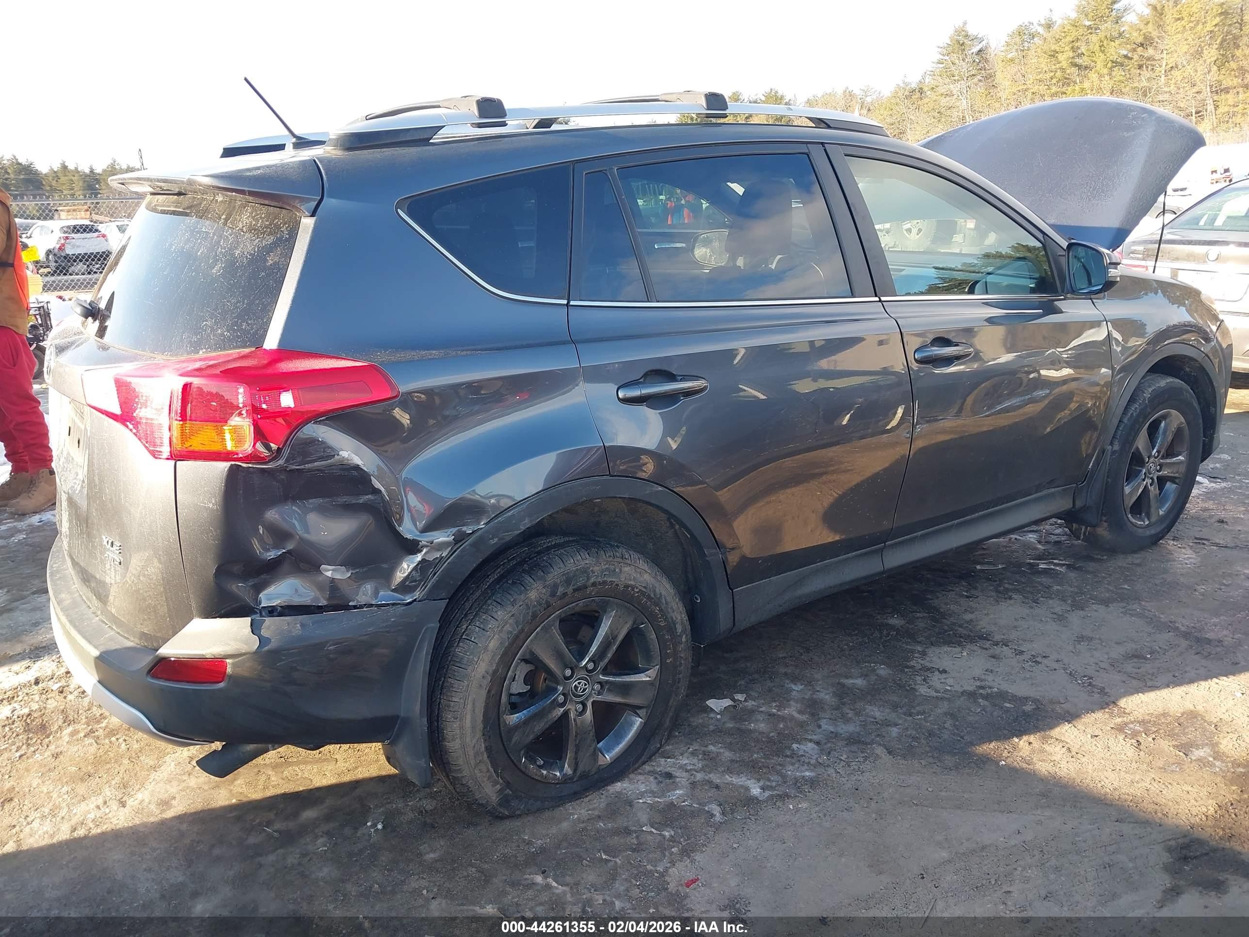 TOYOTA RAV4 image 6