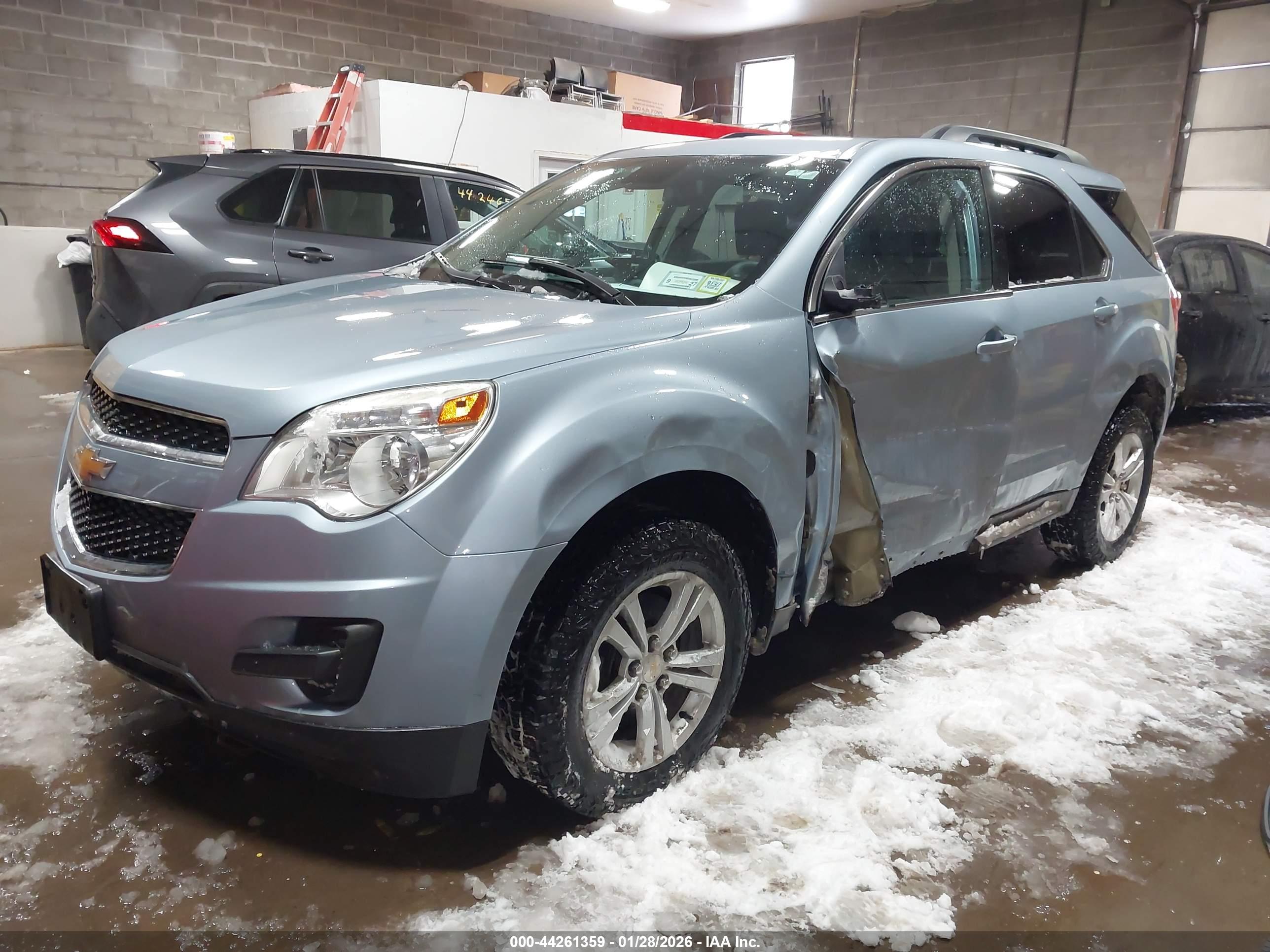 CHEVROLET EQUINOX image 2