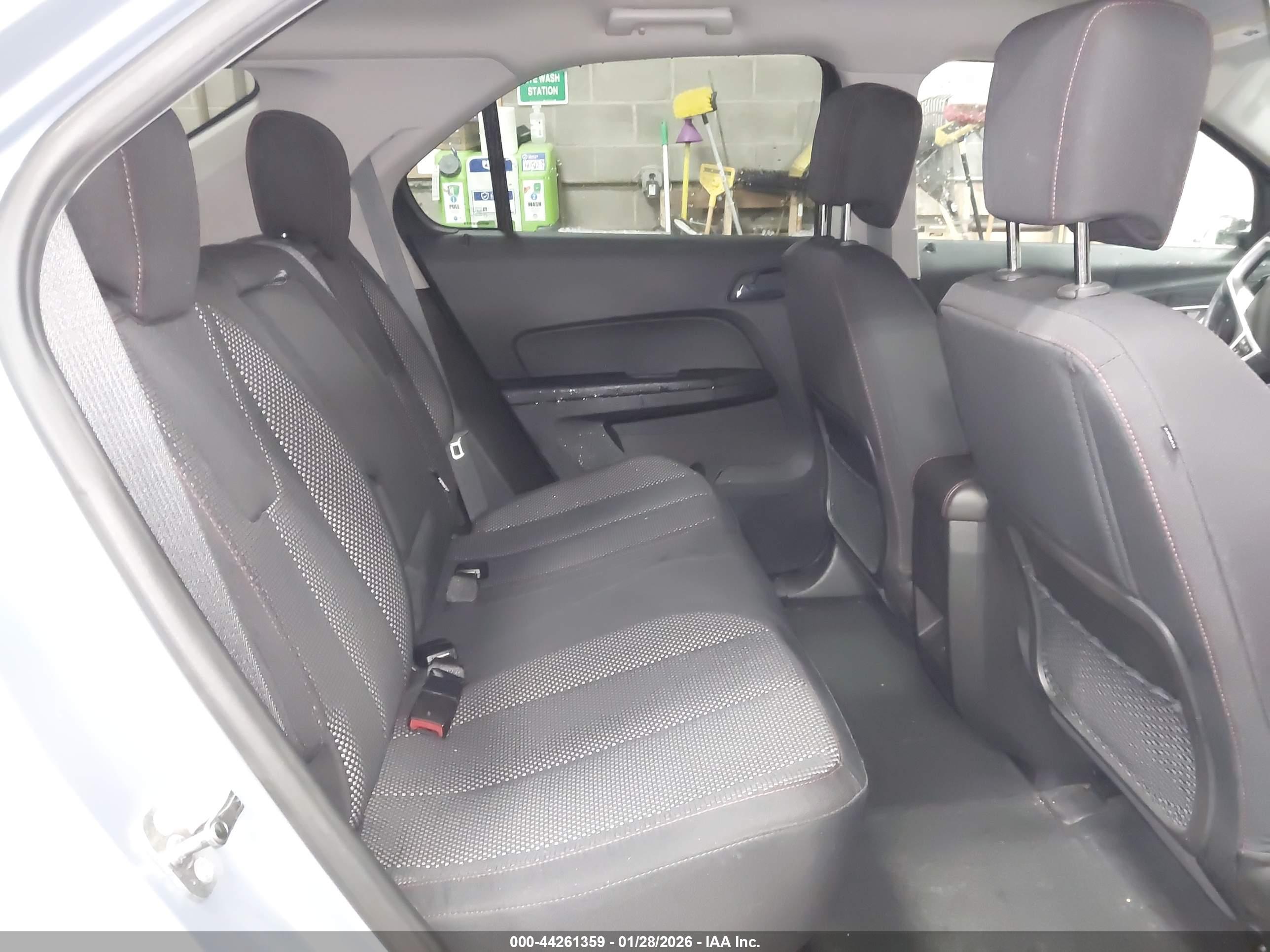 CHEVROLET EQUINOX image 8