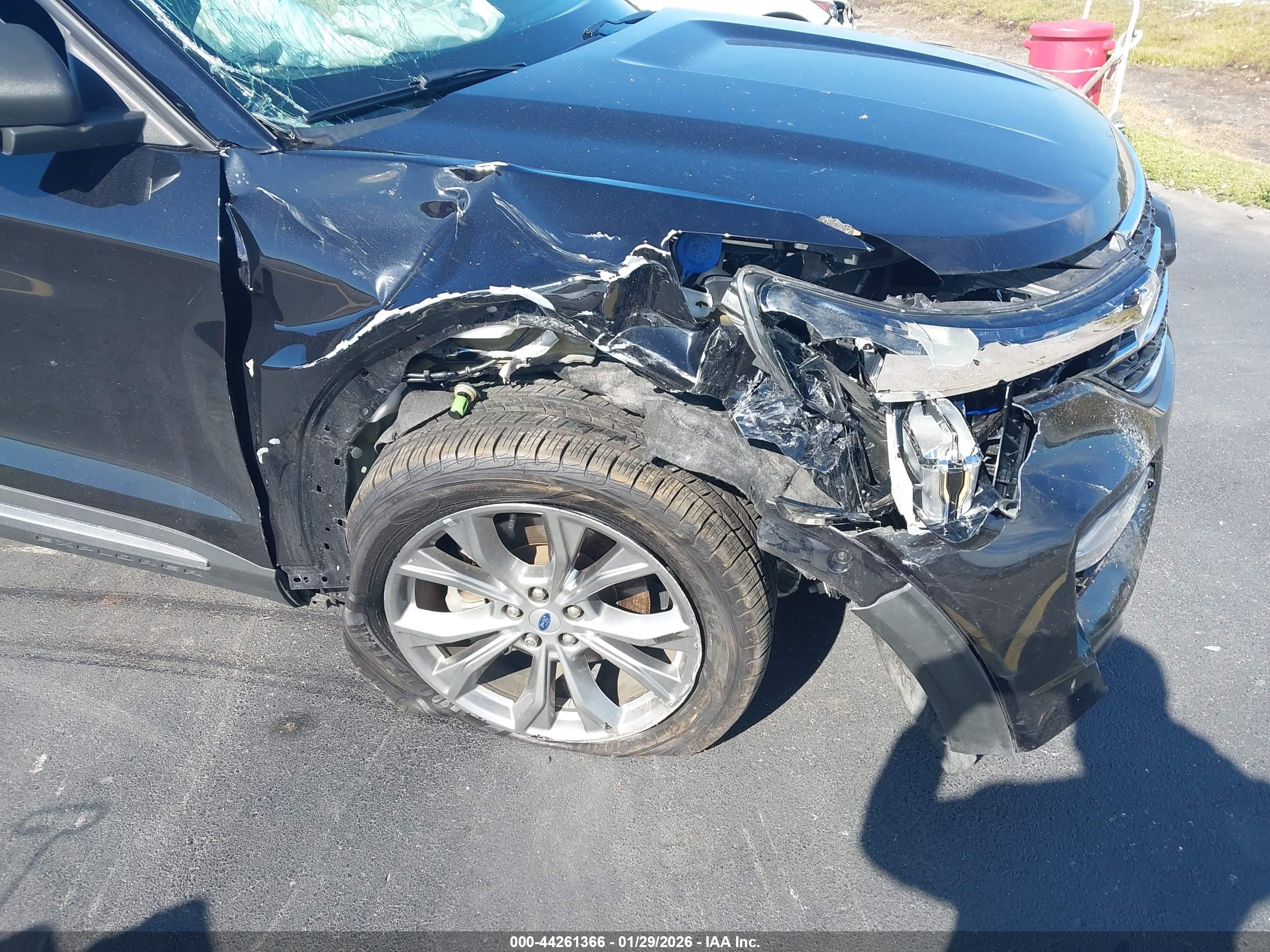 FORD EXPLORER image 6