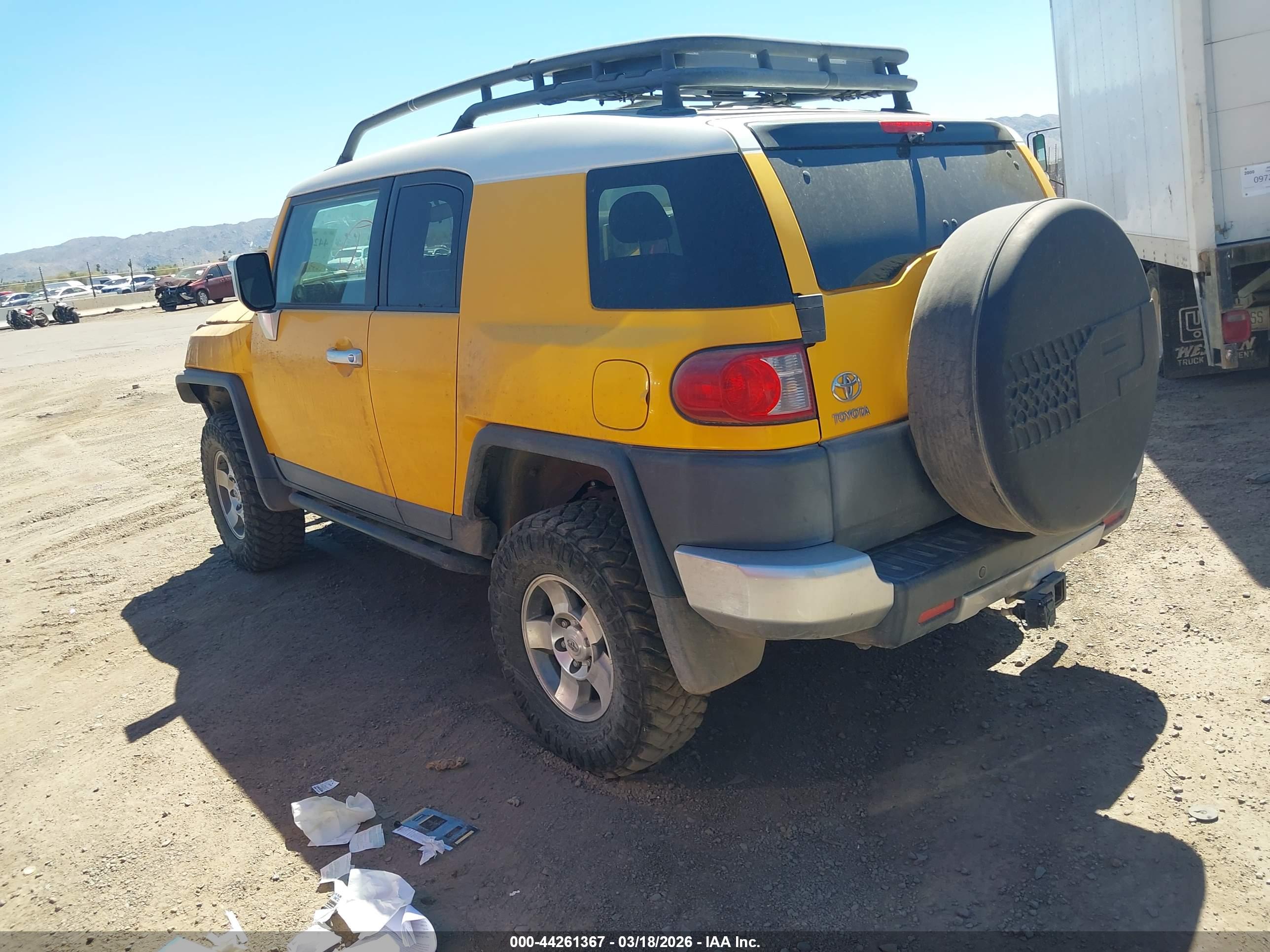TOYOTA FJ image 3