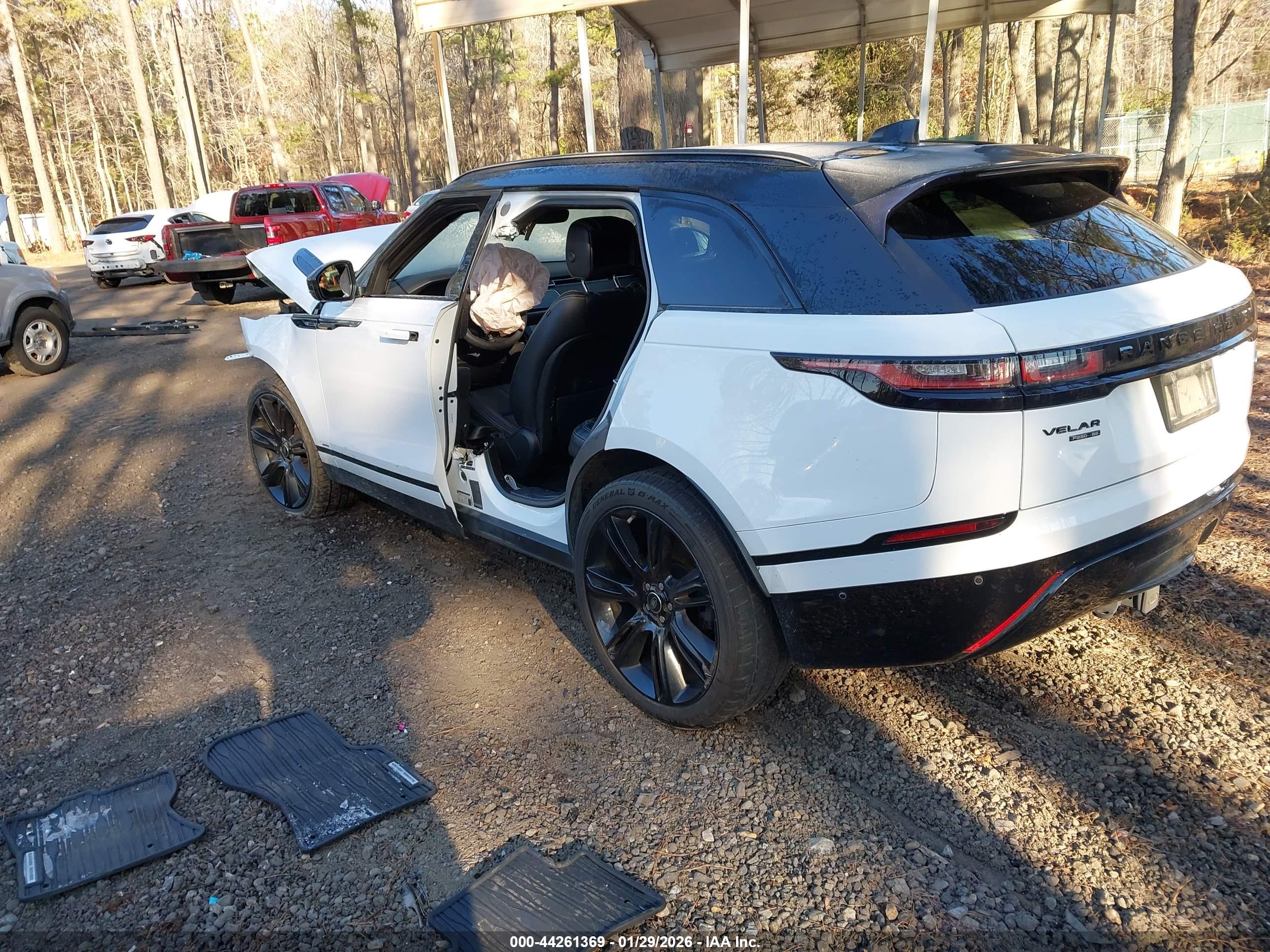 LAND ROVER image 3