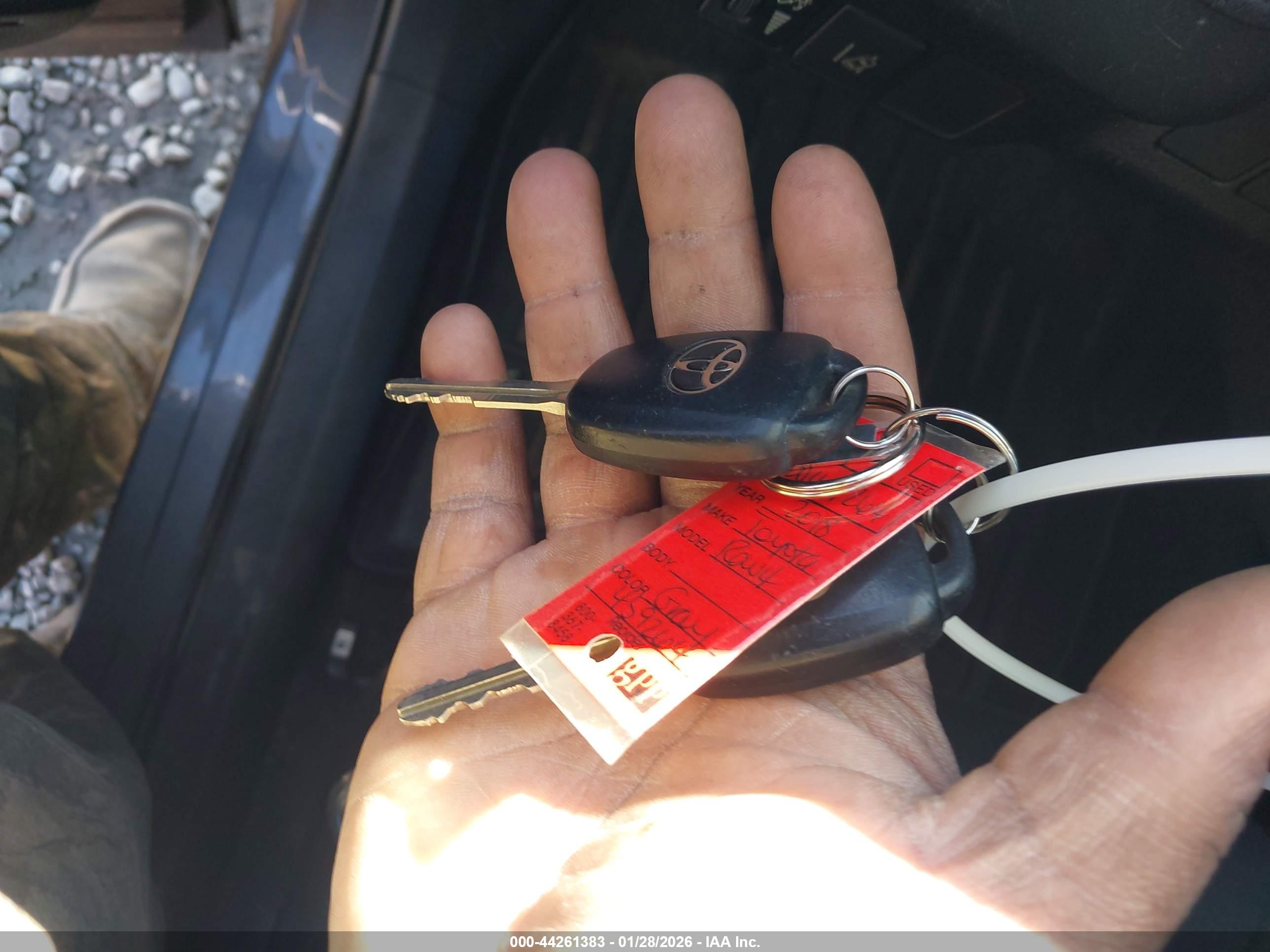 TOYOTA RAV4 image 11