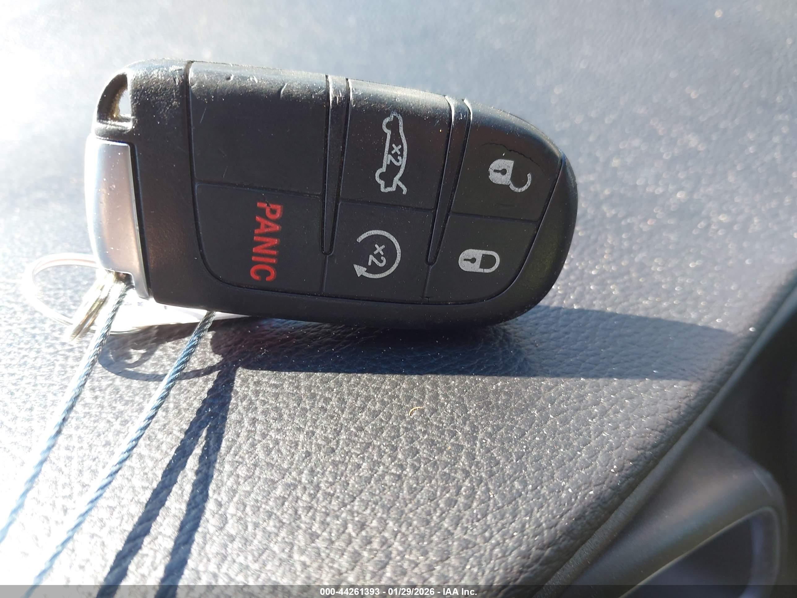 CHRYSLER 200 image 11