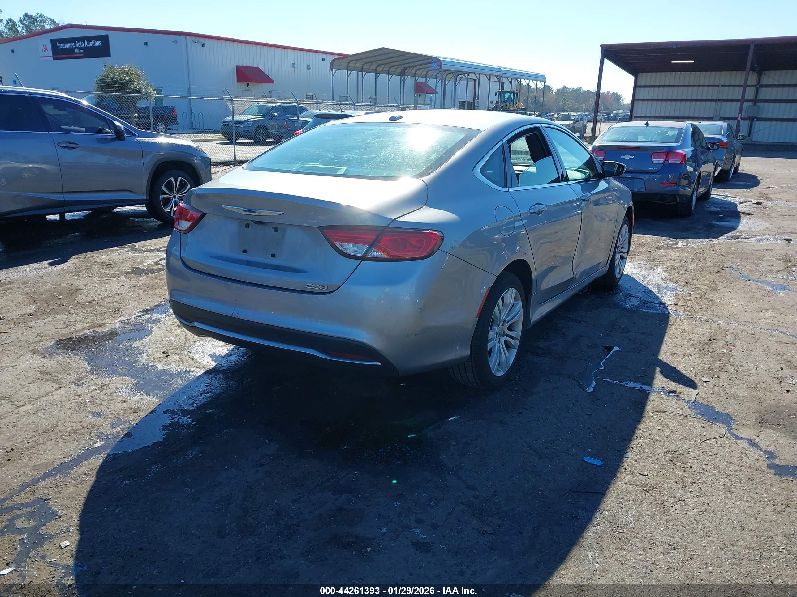 CHRYSLER 200 image 4