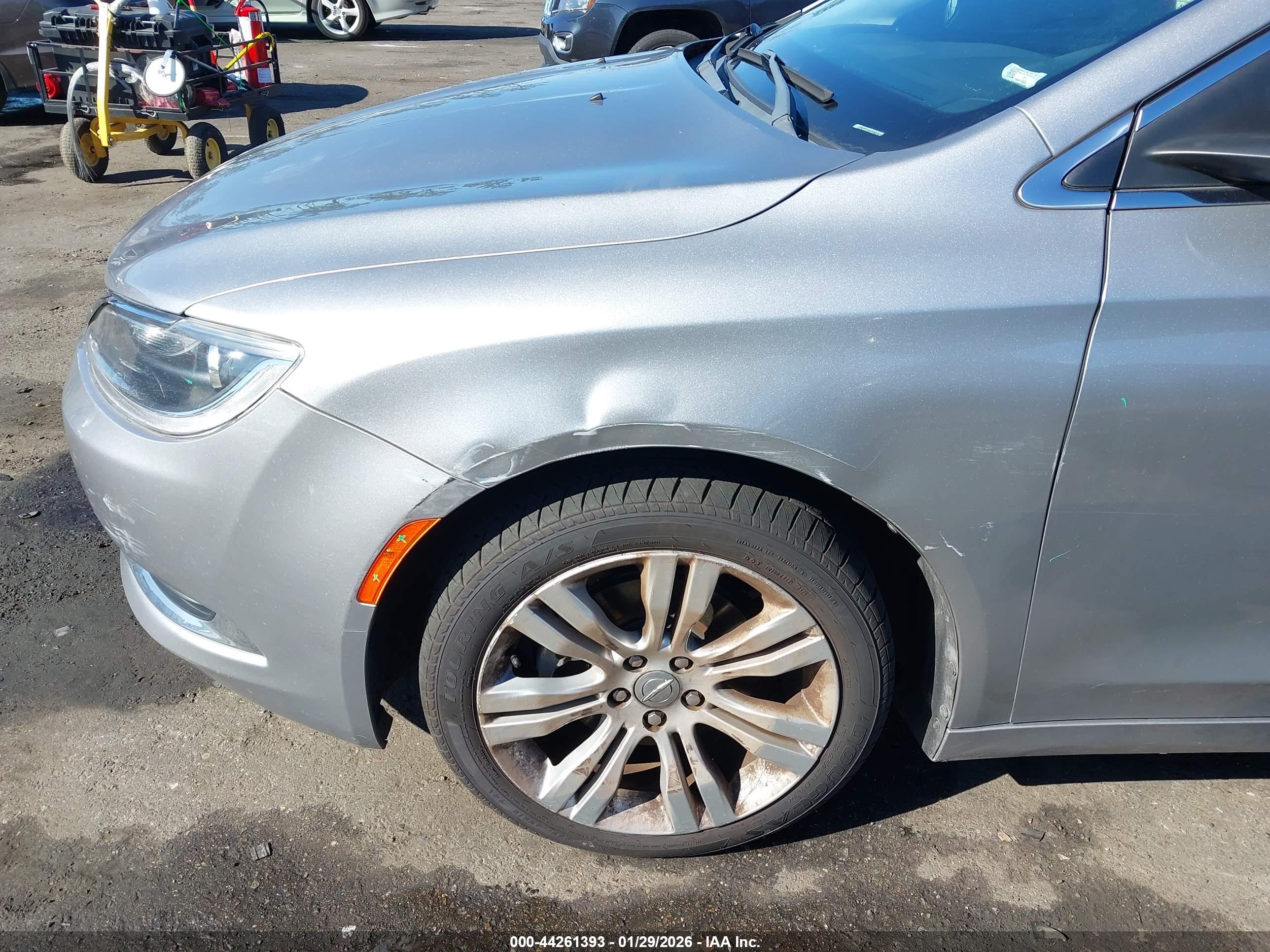 CHRYSLER 200 image 6