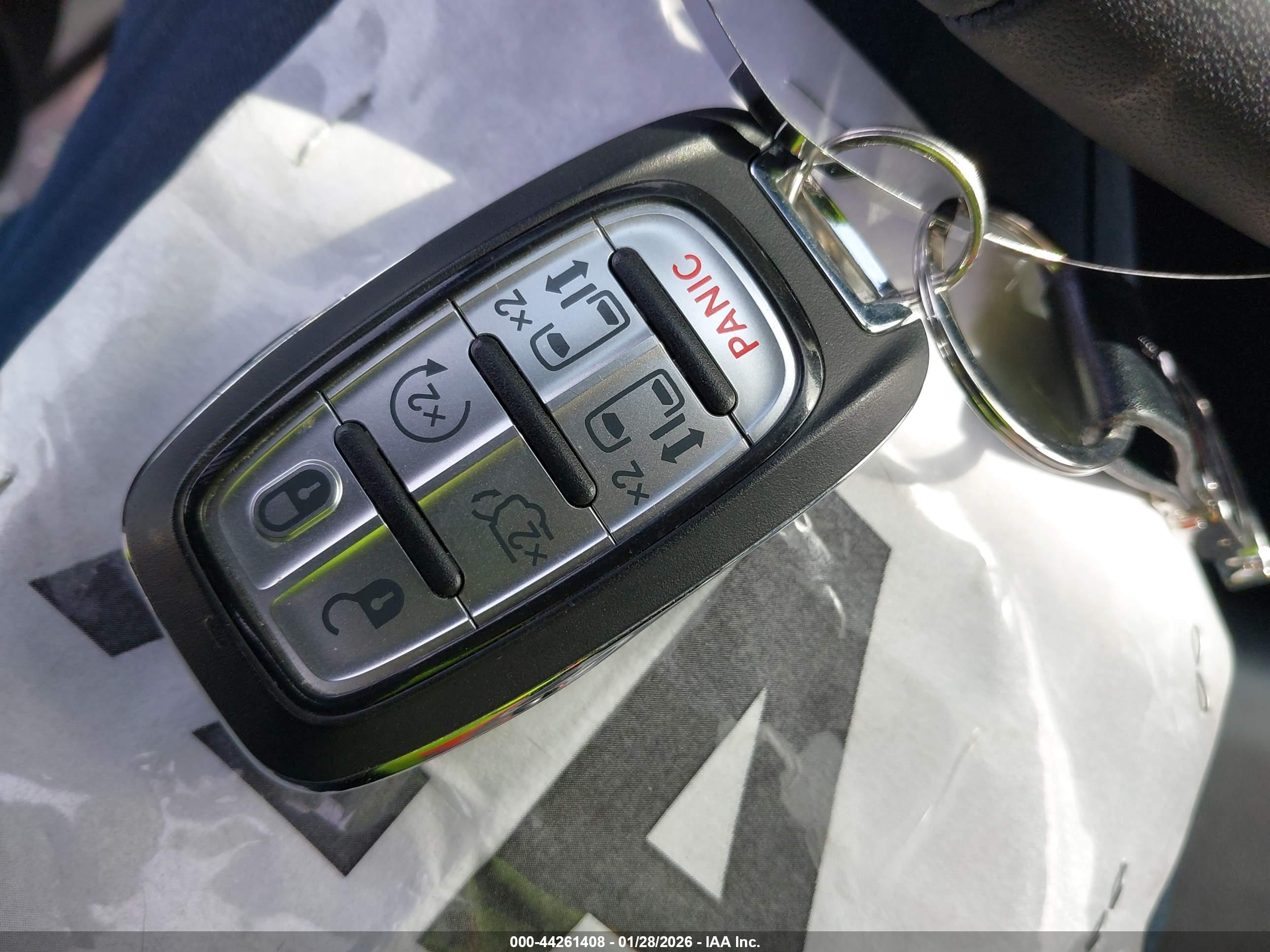 CHRYSLER PACIFICA image 11