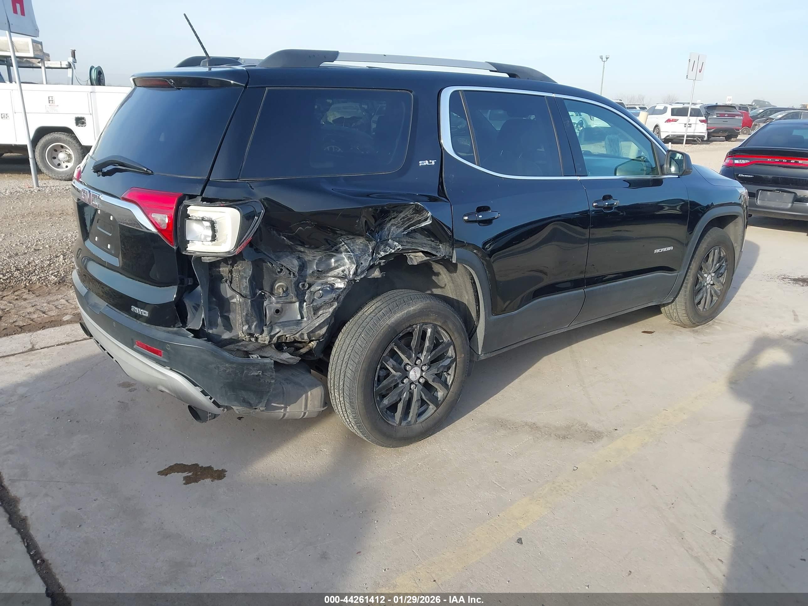 GMC ACADIA image 4