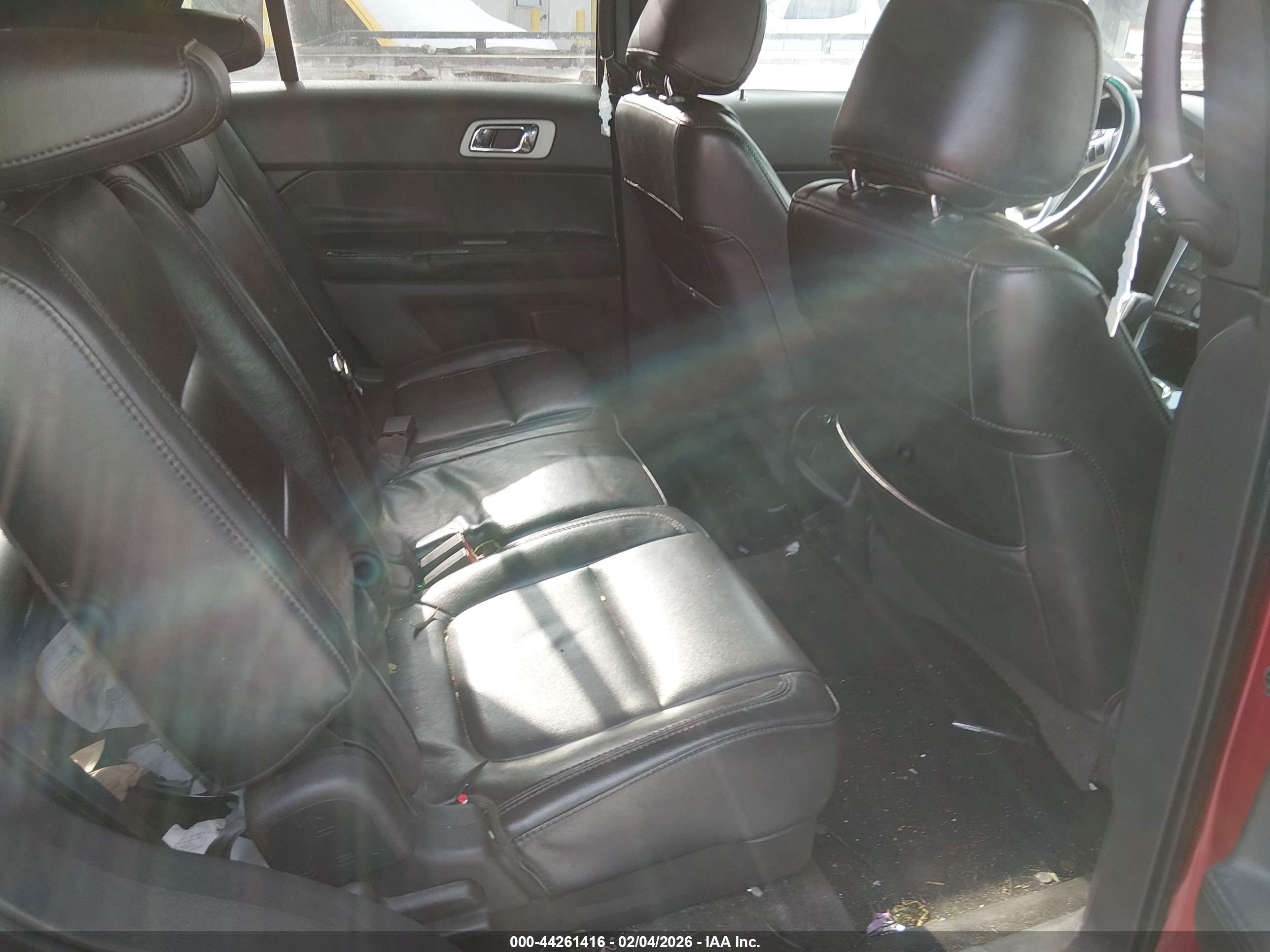 FORD EXPLORER image 8