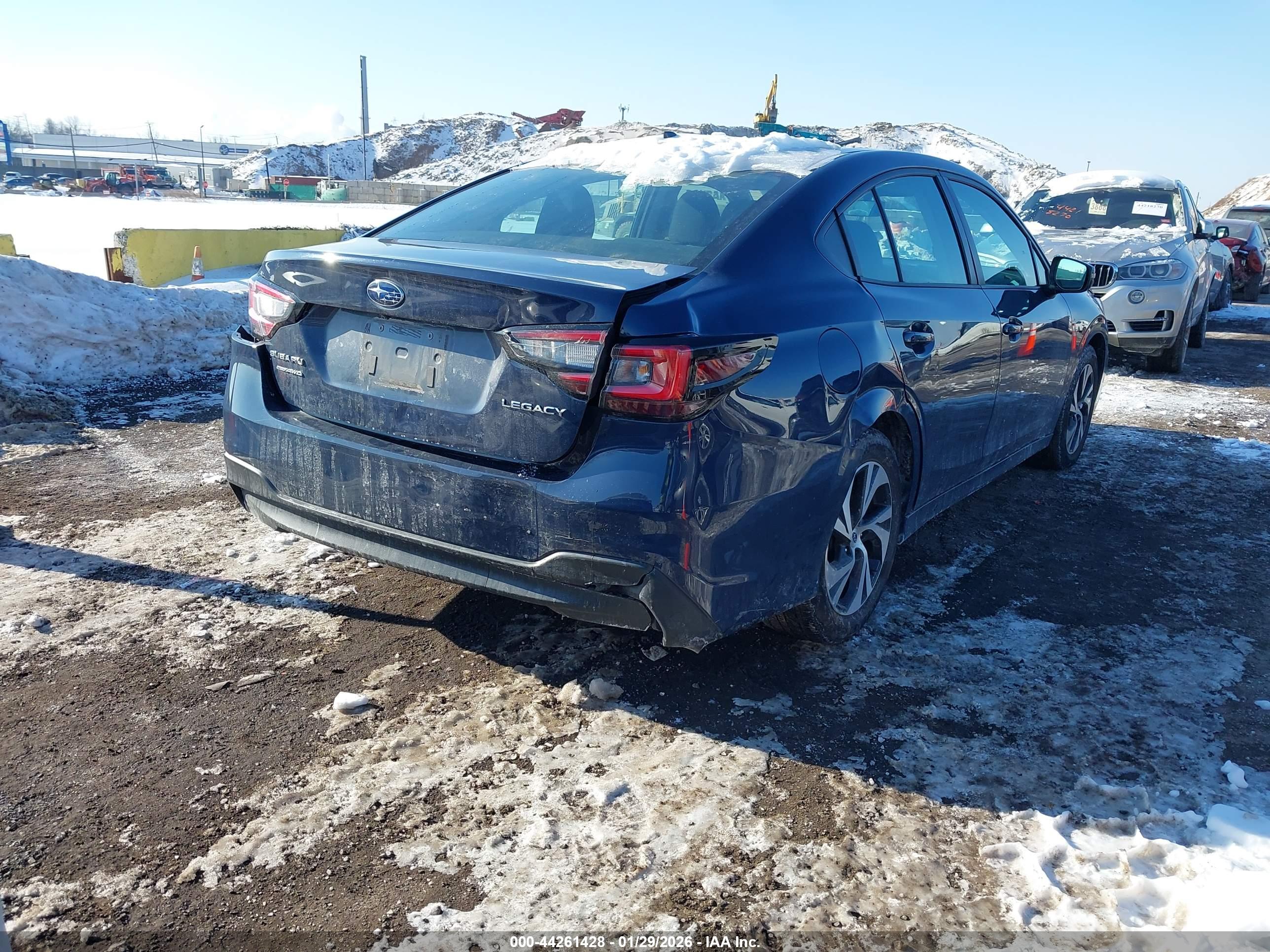 SUBARU LEGACY image 4