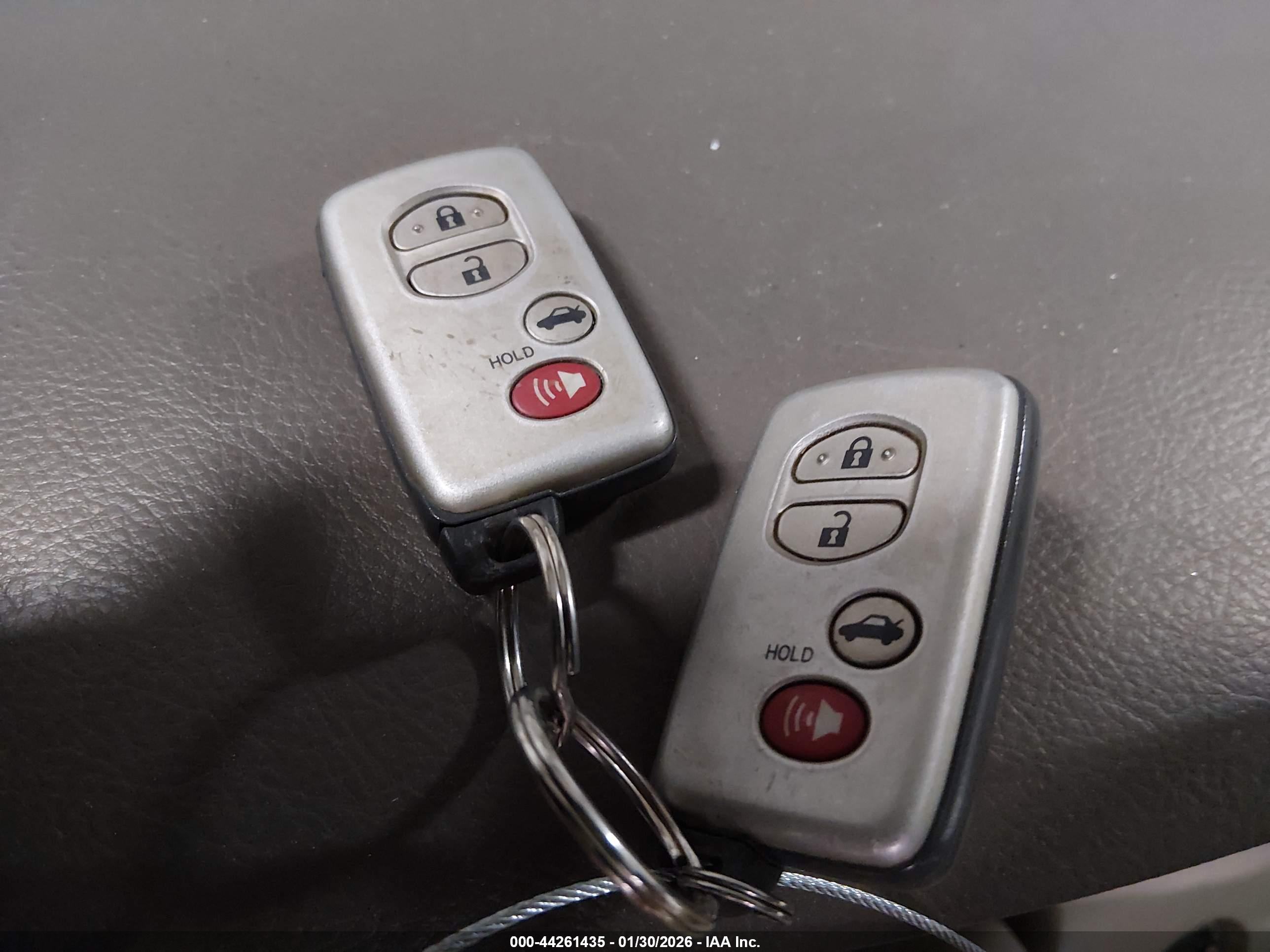 TOYOTA AVALON image 11
