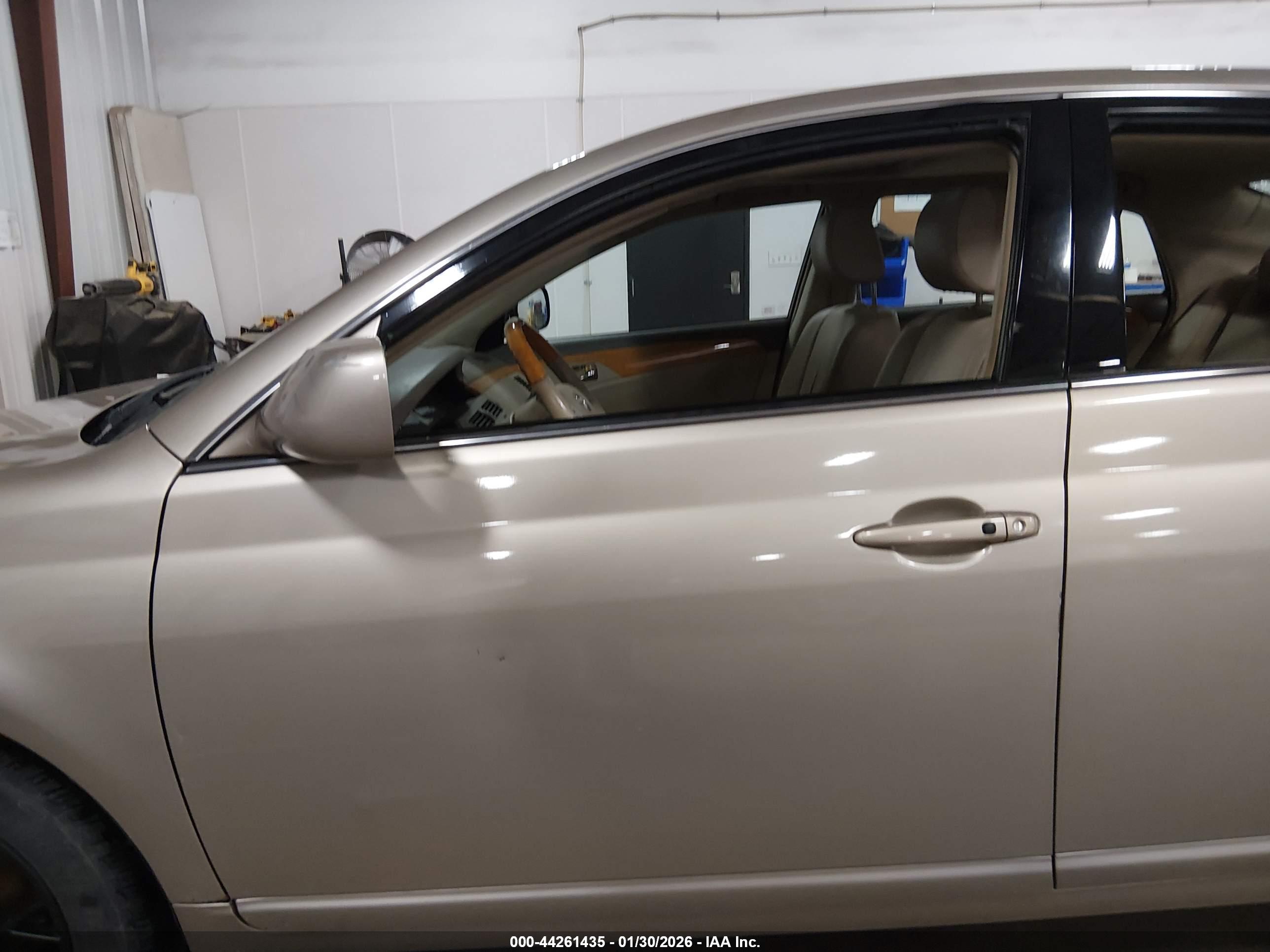 TOYOTA AVALON image 6