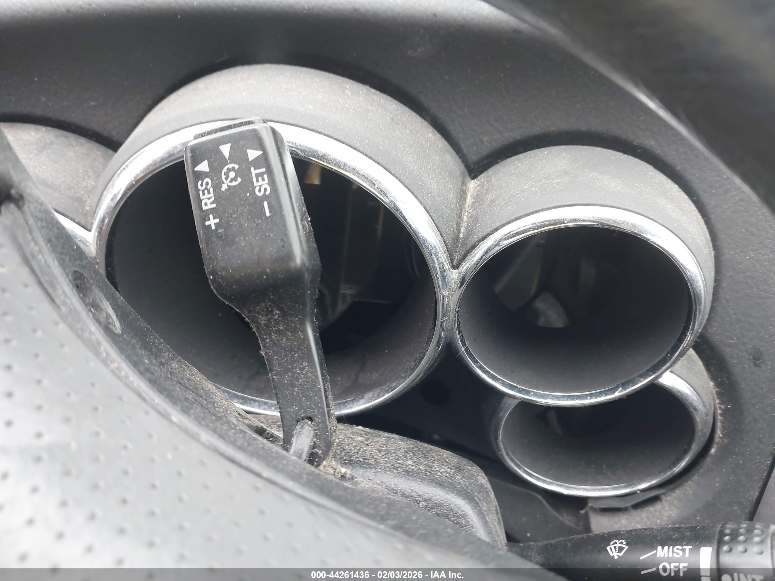 PONTIAC VIBE image 7