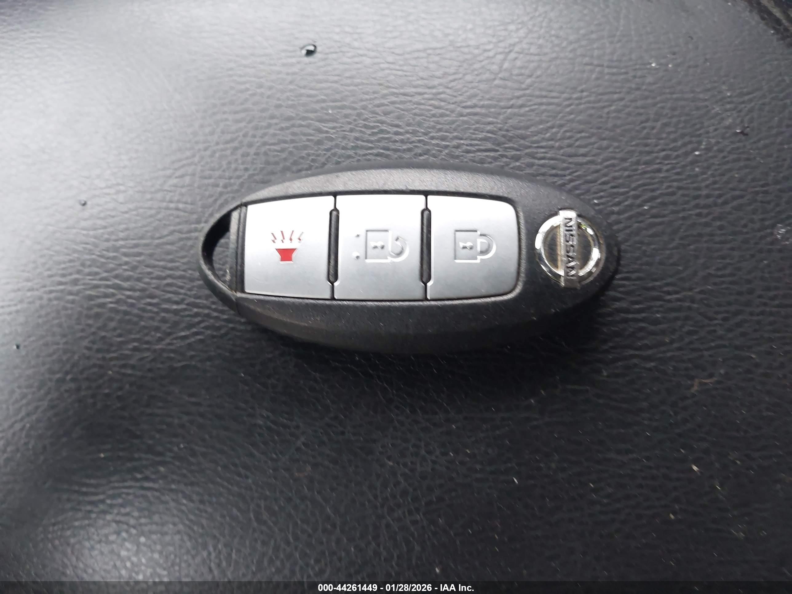 NISSAN ROGUE image 11