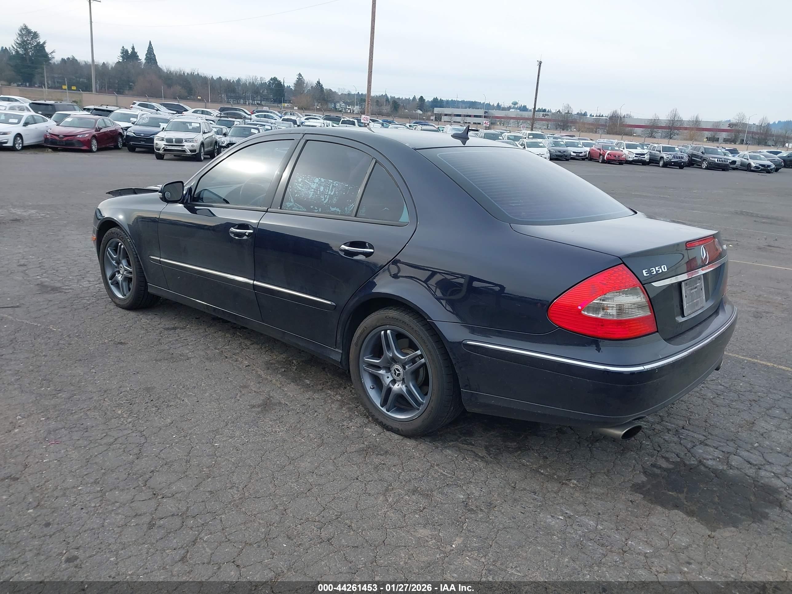MERCEDES-BENZ E image 3