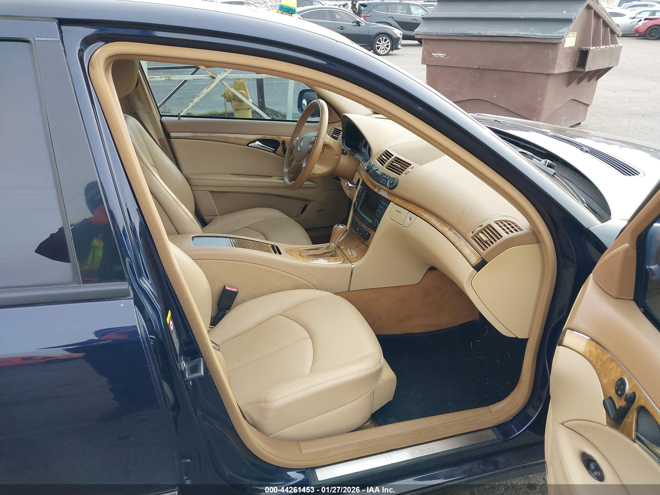 MERCEDES-BENZ E image 5