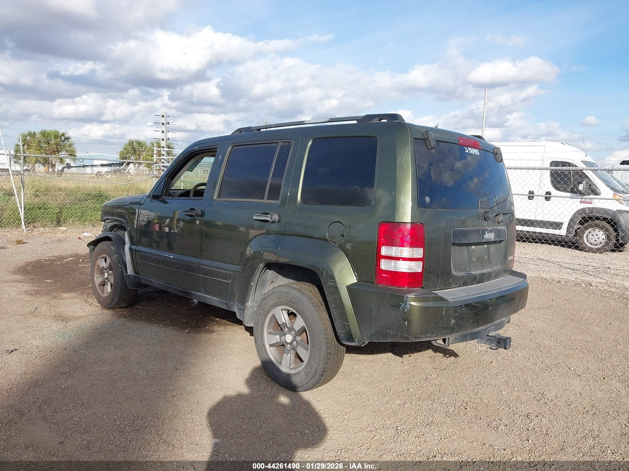 JEEP LIBERTY image 3