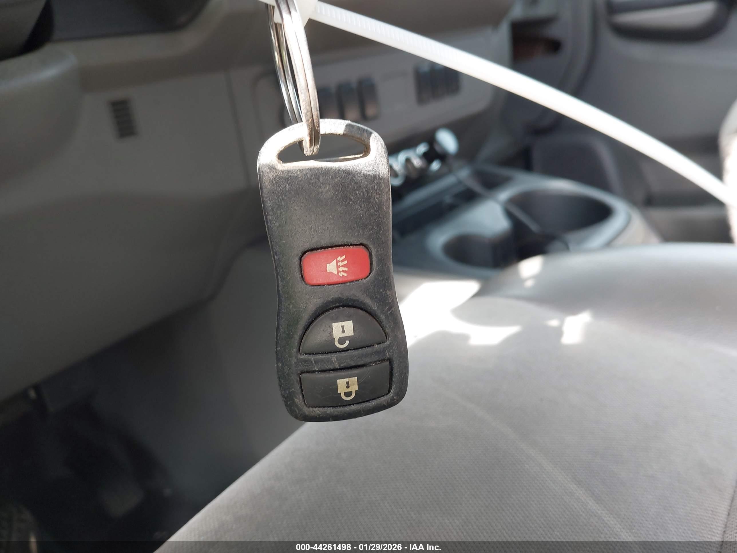 NISSAN NV image 11