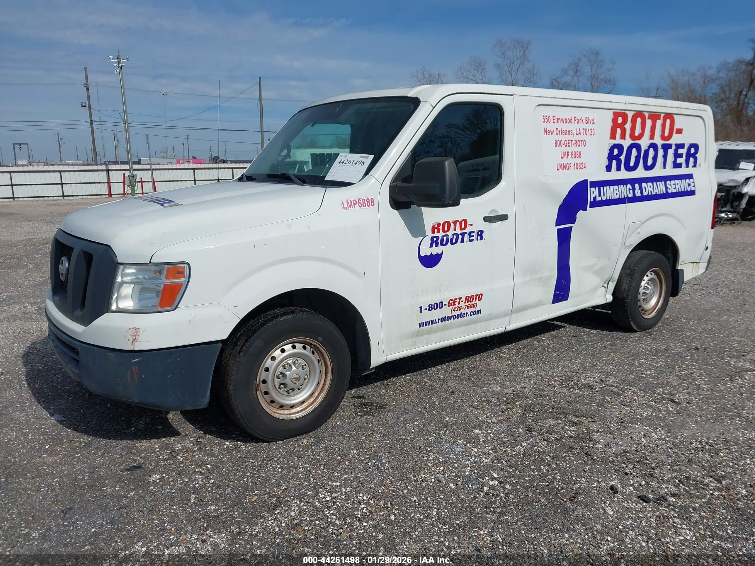NISSAN NV image 2