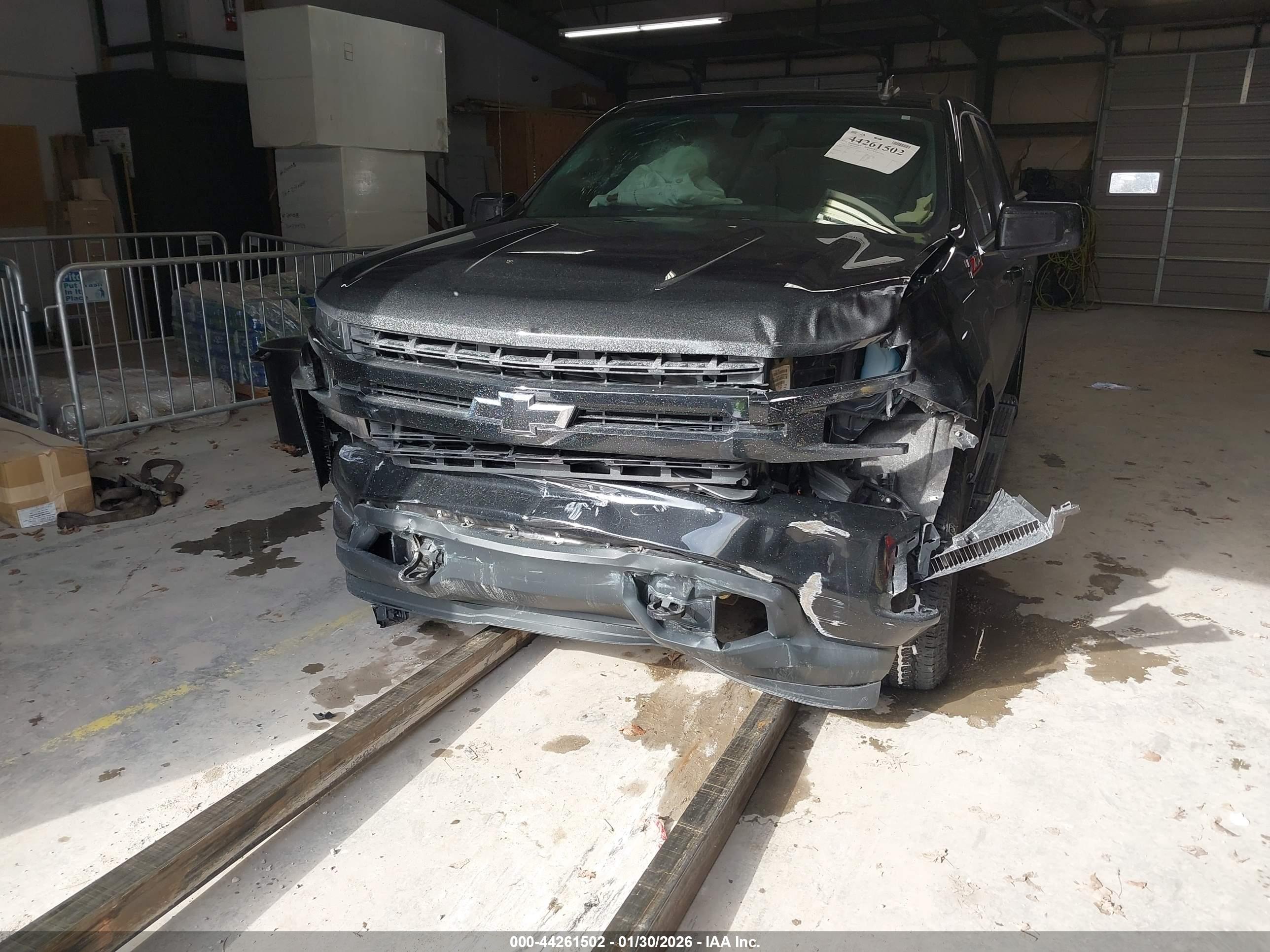 CHEVROLET SILVERADO image 6