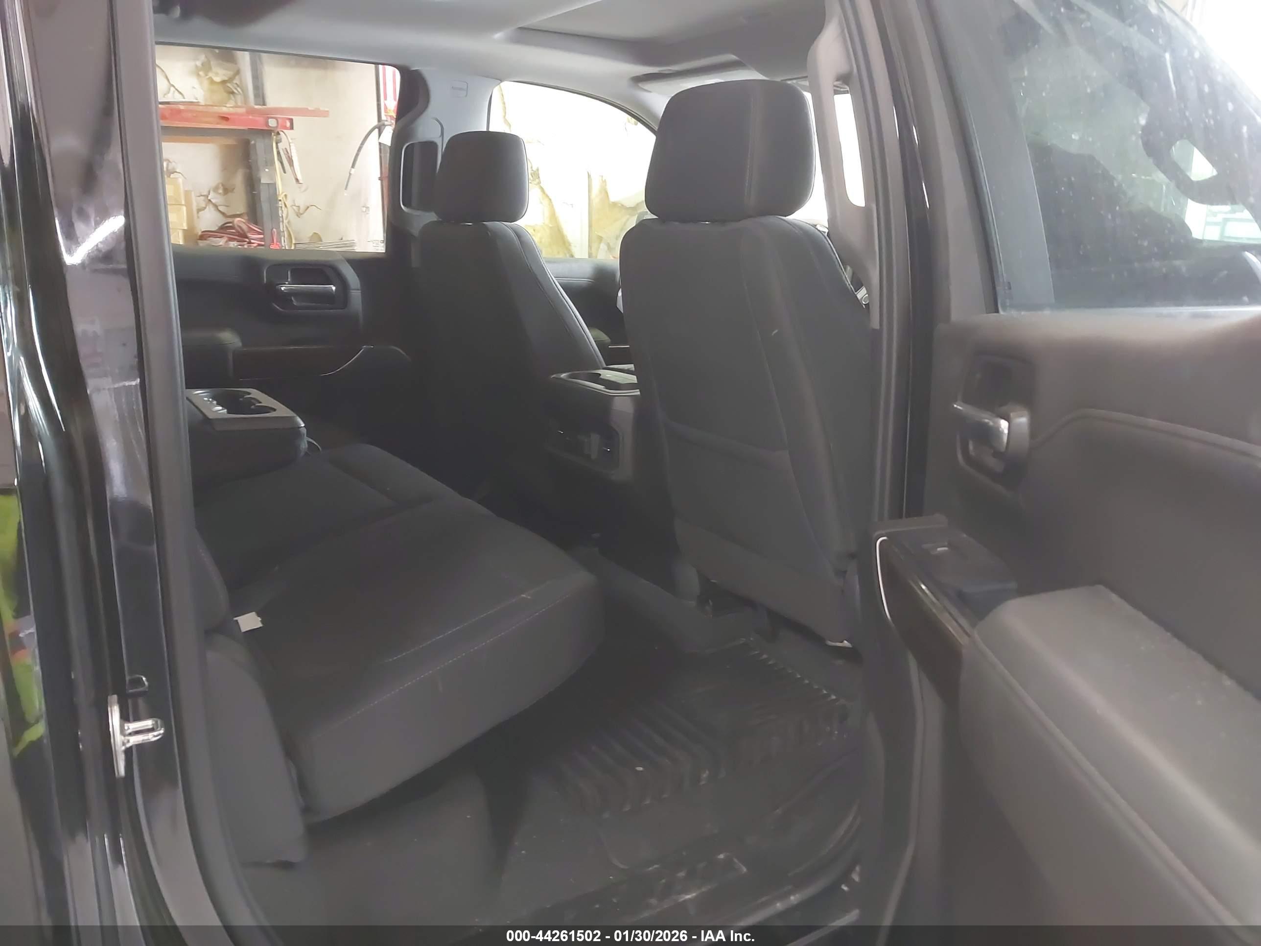 CHEVROLET SILVERADO image 8