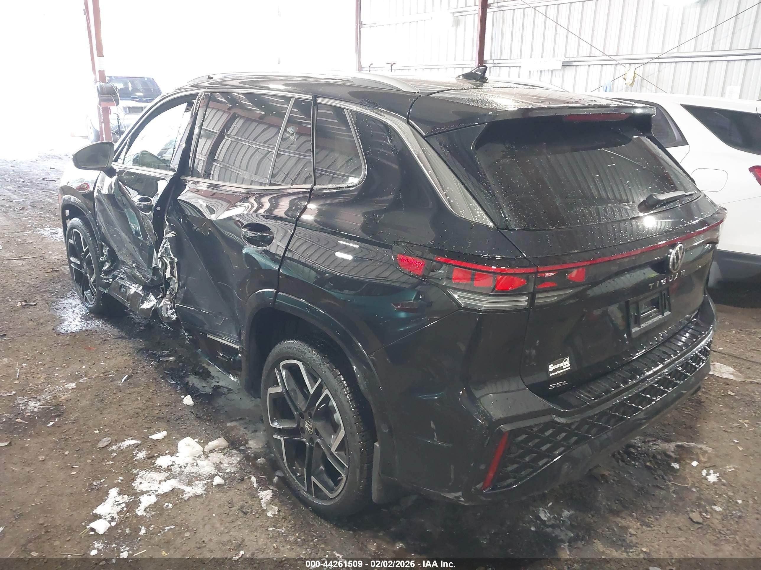 VOLKSWAGEN TIGUAN image 3