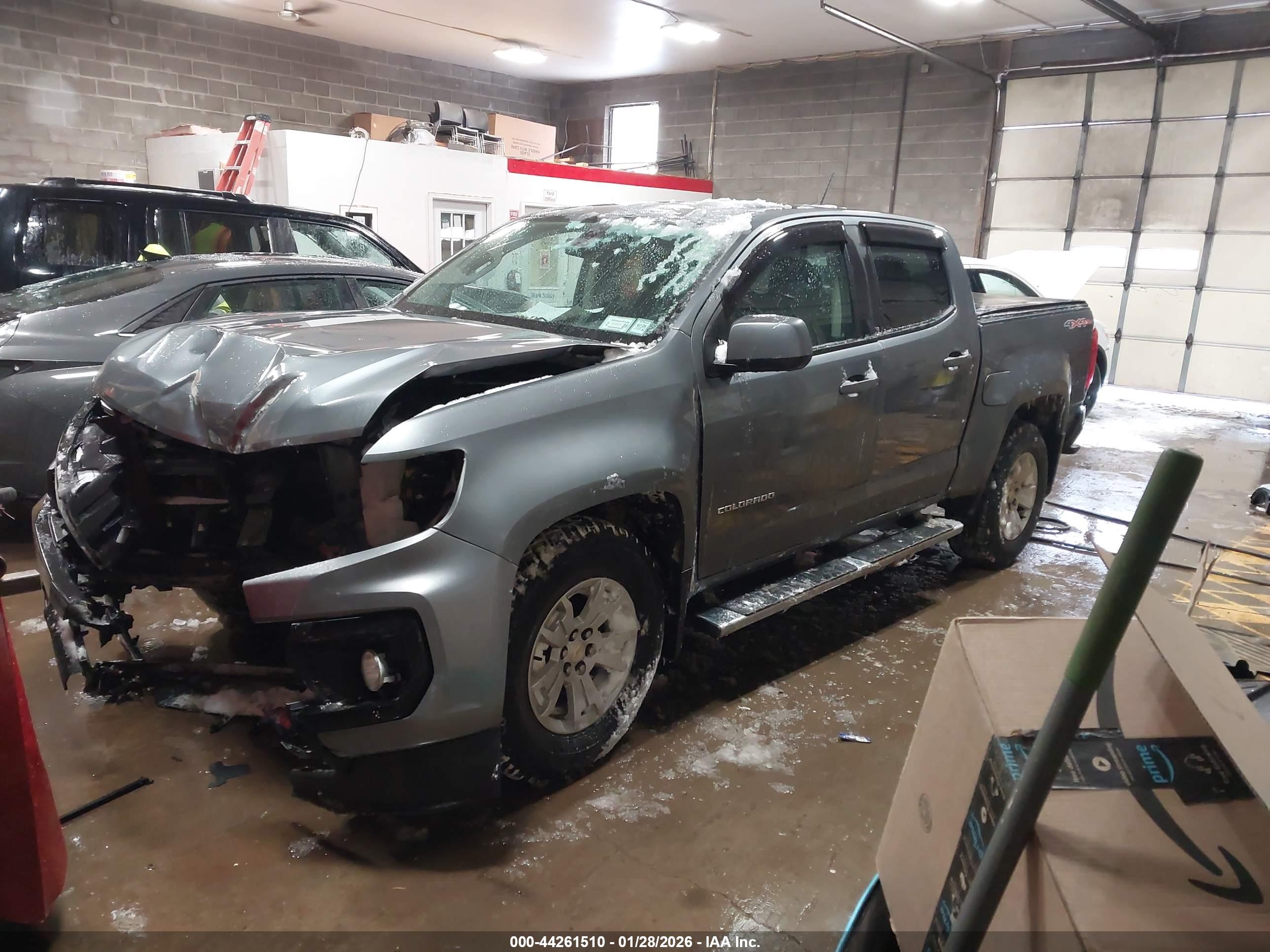 CHEVROLET COLORADO image 2