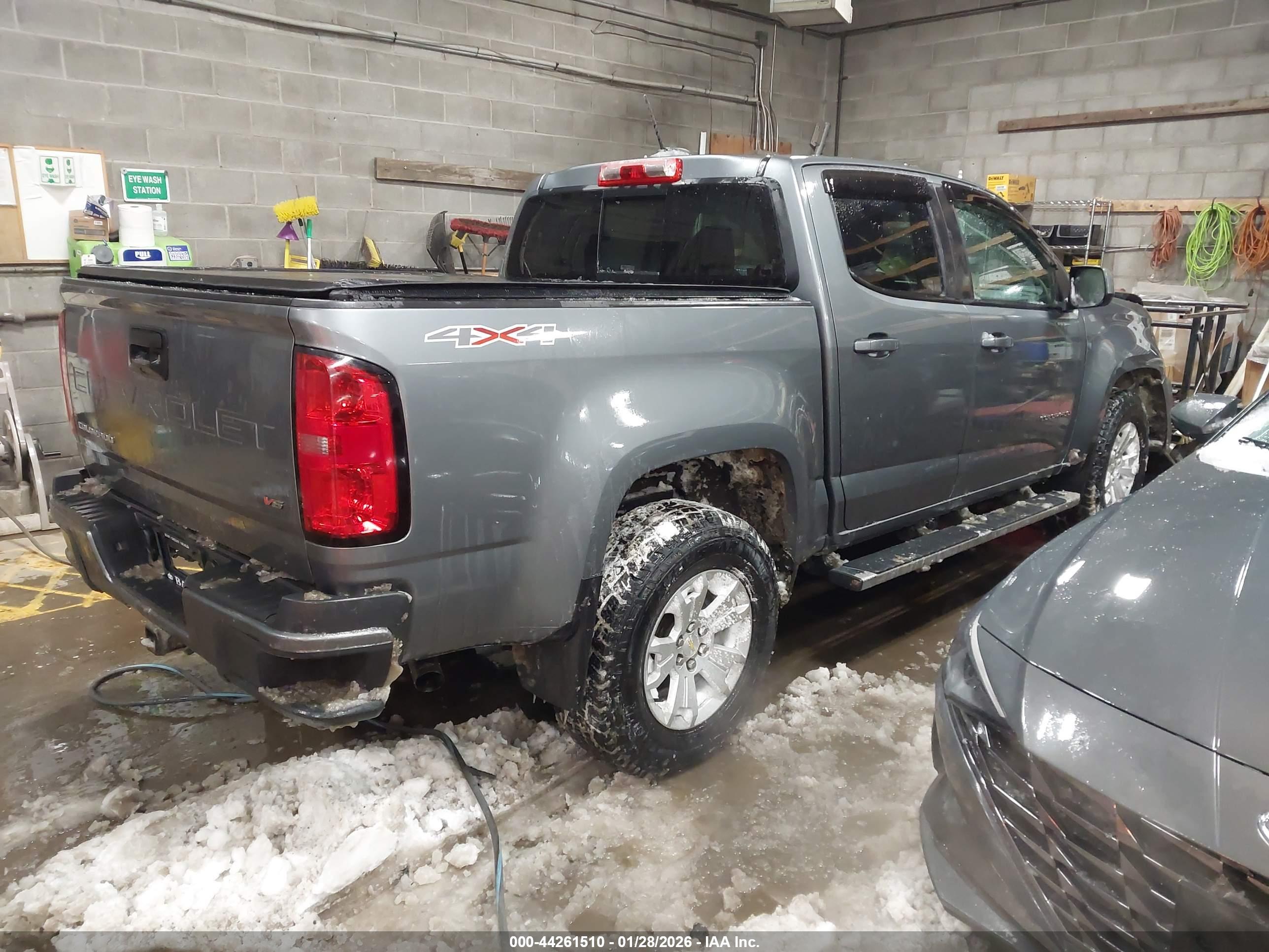 CHEVROLET COLORADO image 4