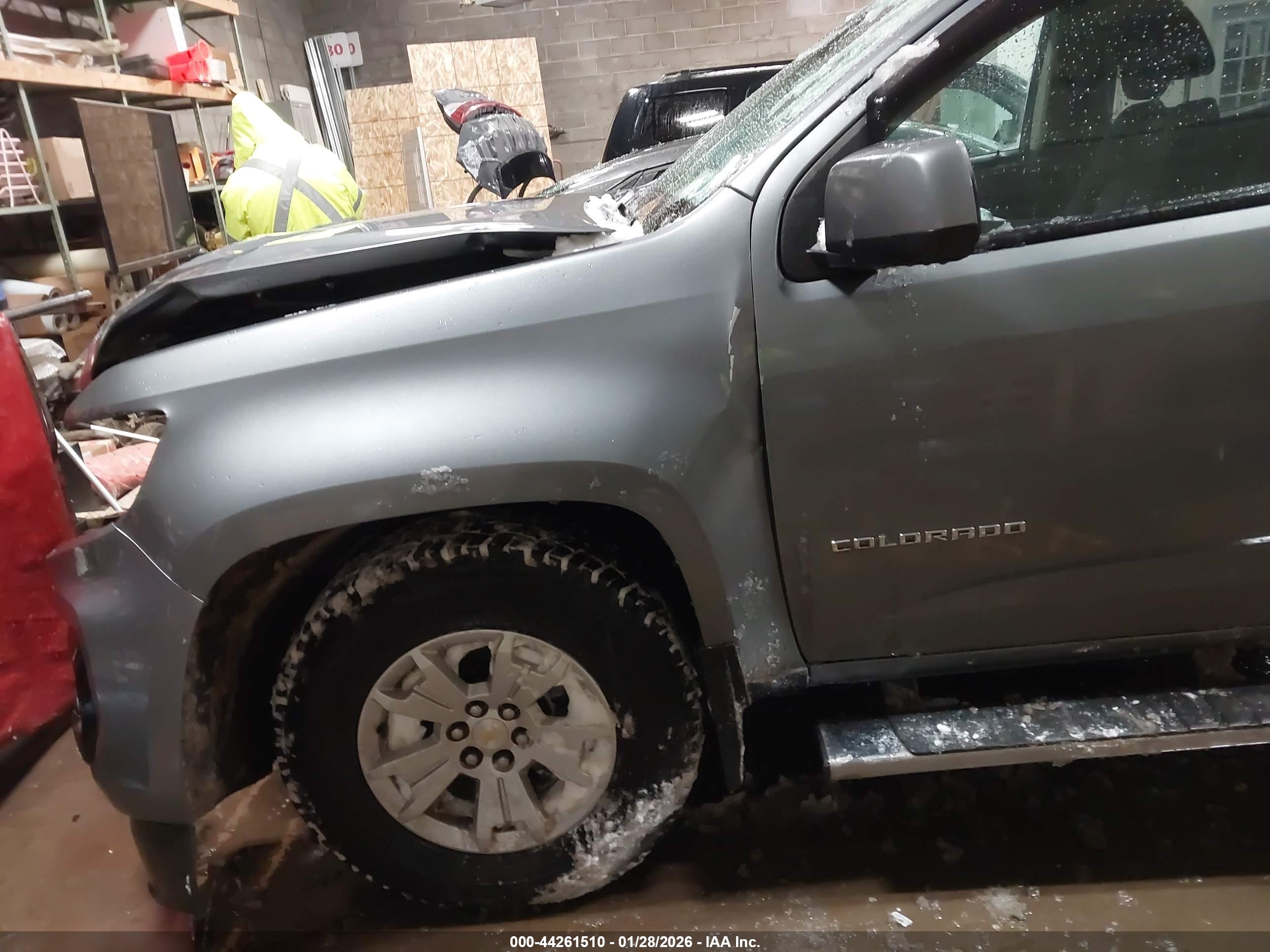 CHEVROLET COLORADO image 6