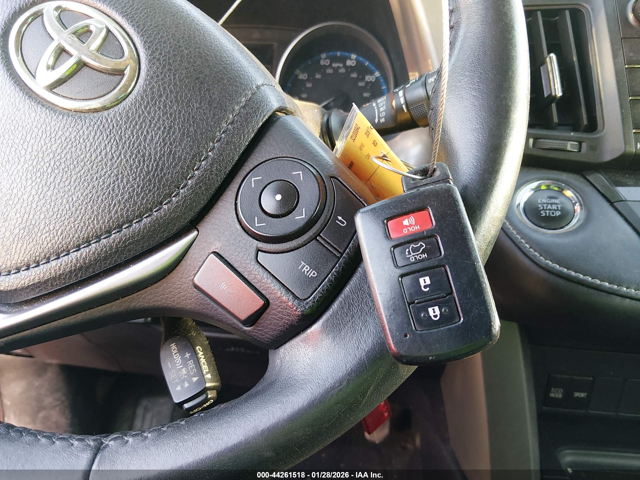 TOYOTA RAV4 image 11