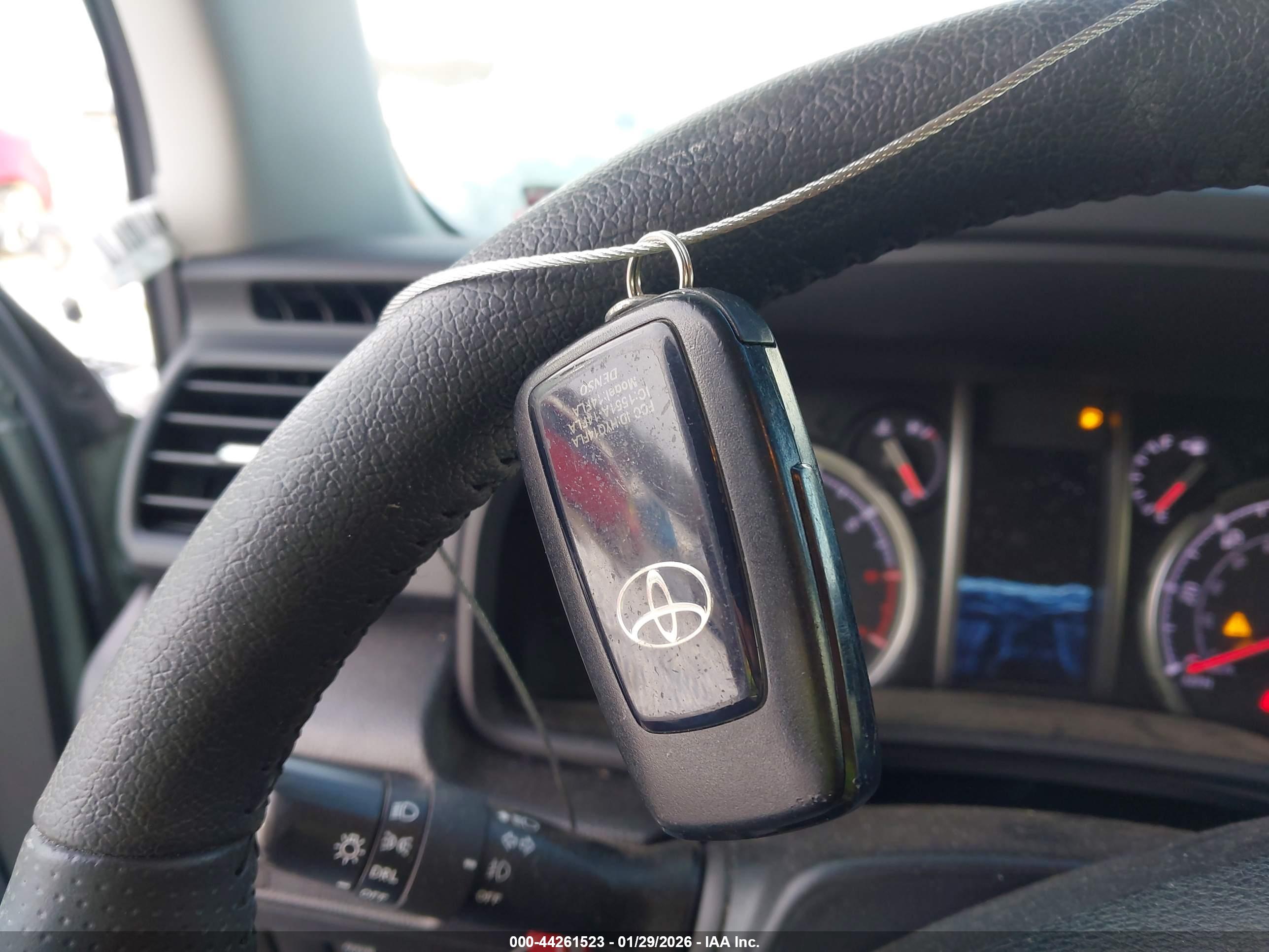 TOYOTA 4RUNNER image 11