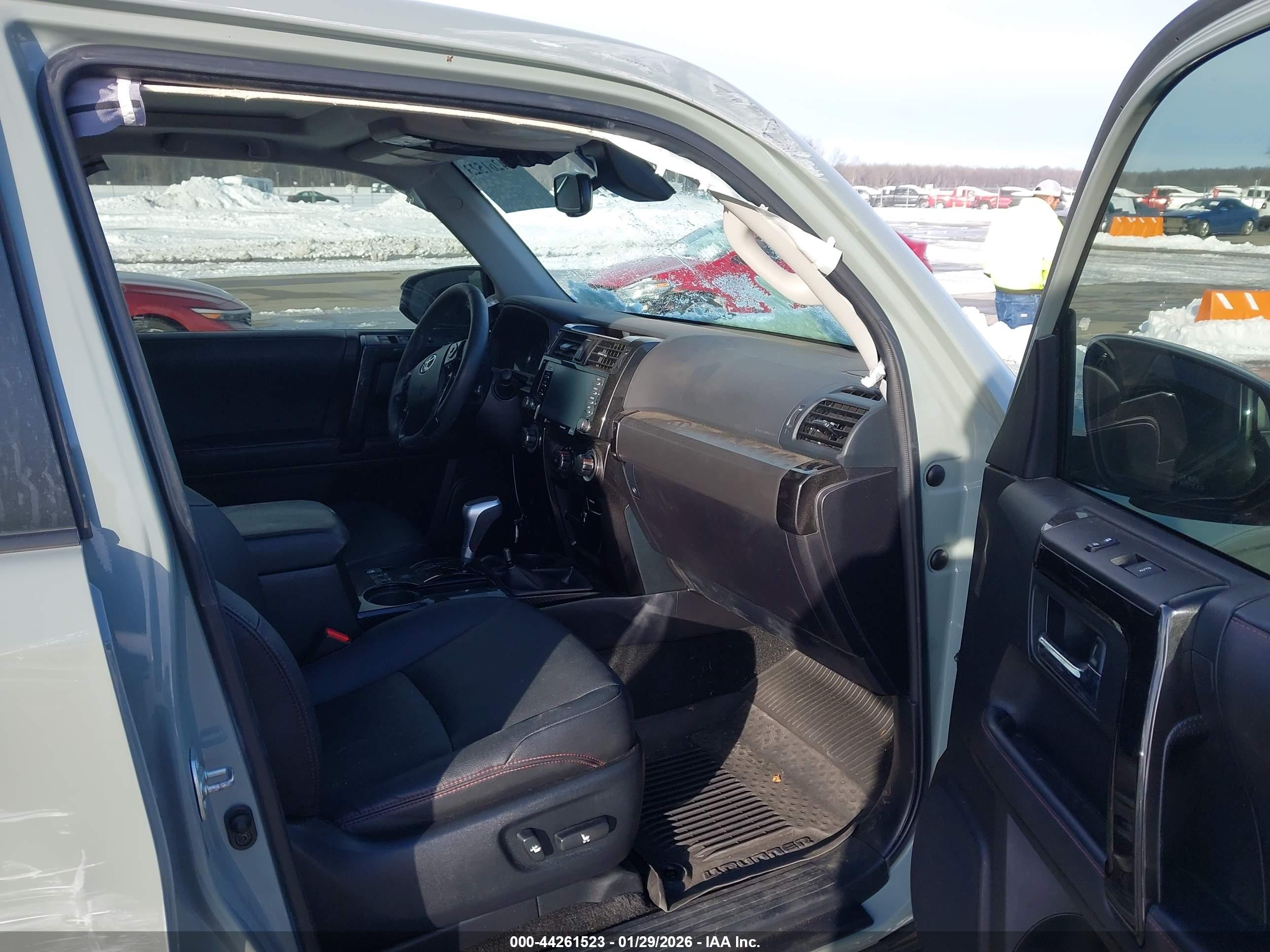 TOYOTA 4RUNNER image 5