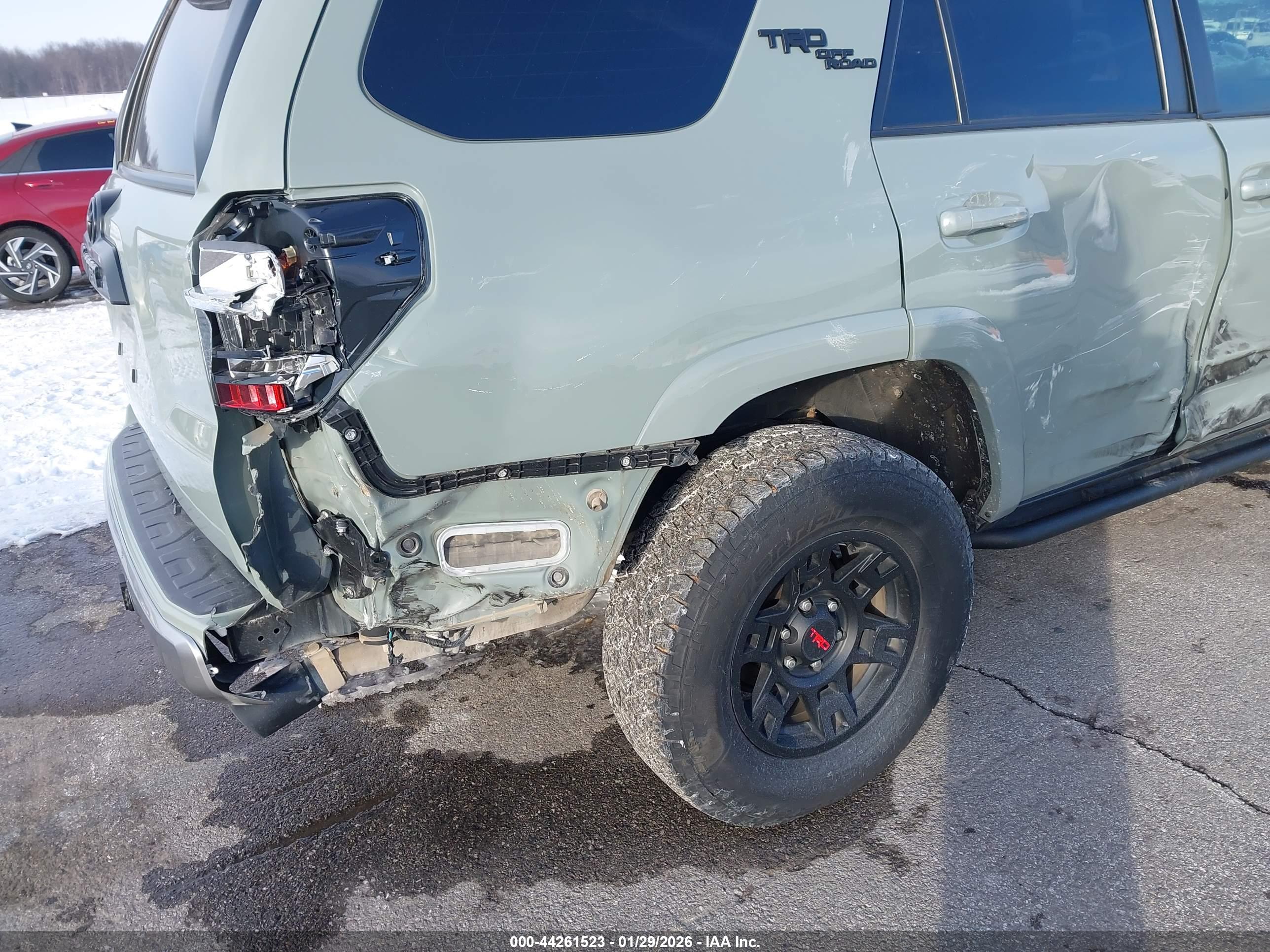 TOYOTA 4RUNNER image 6
