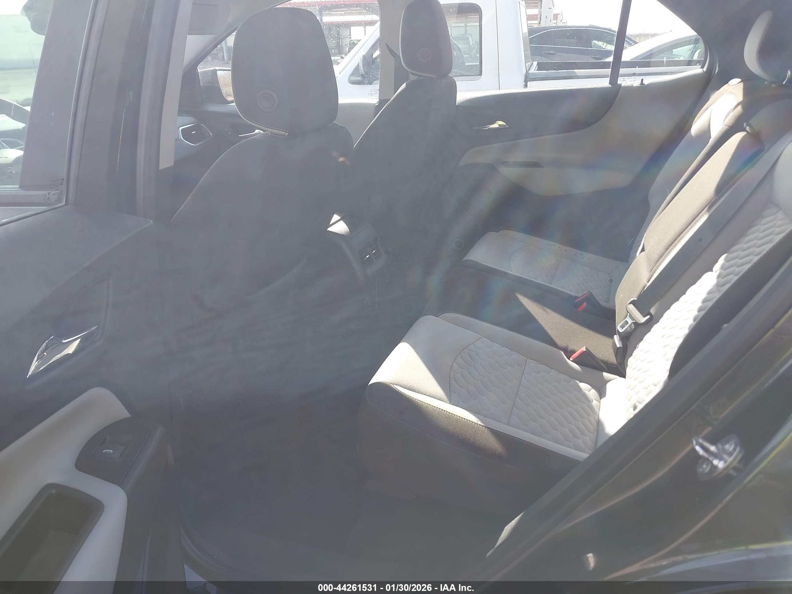 CHEVROLET EQUINOX image 8