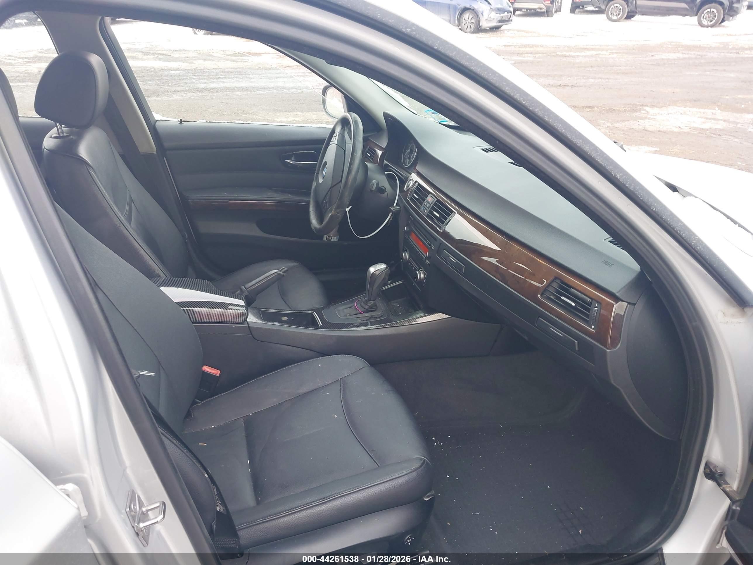 BMW 328I image 5