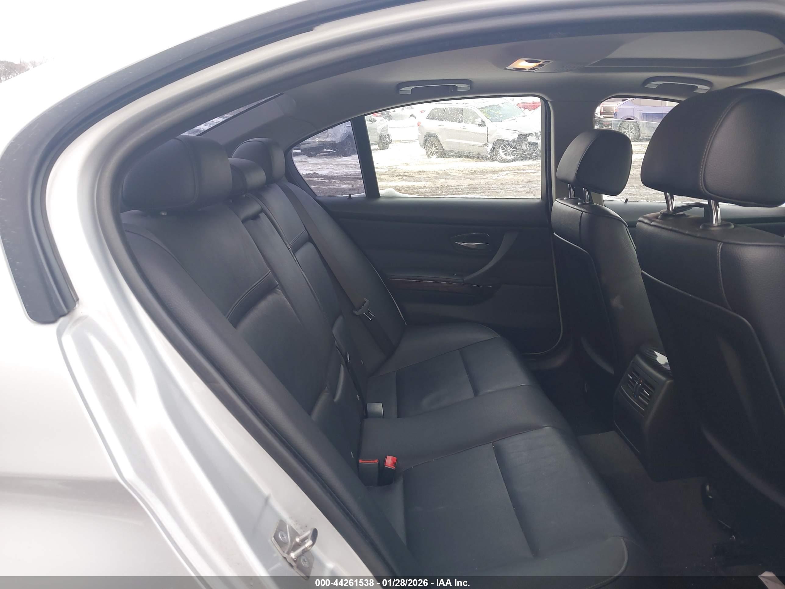 BMW 328I image 8