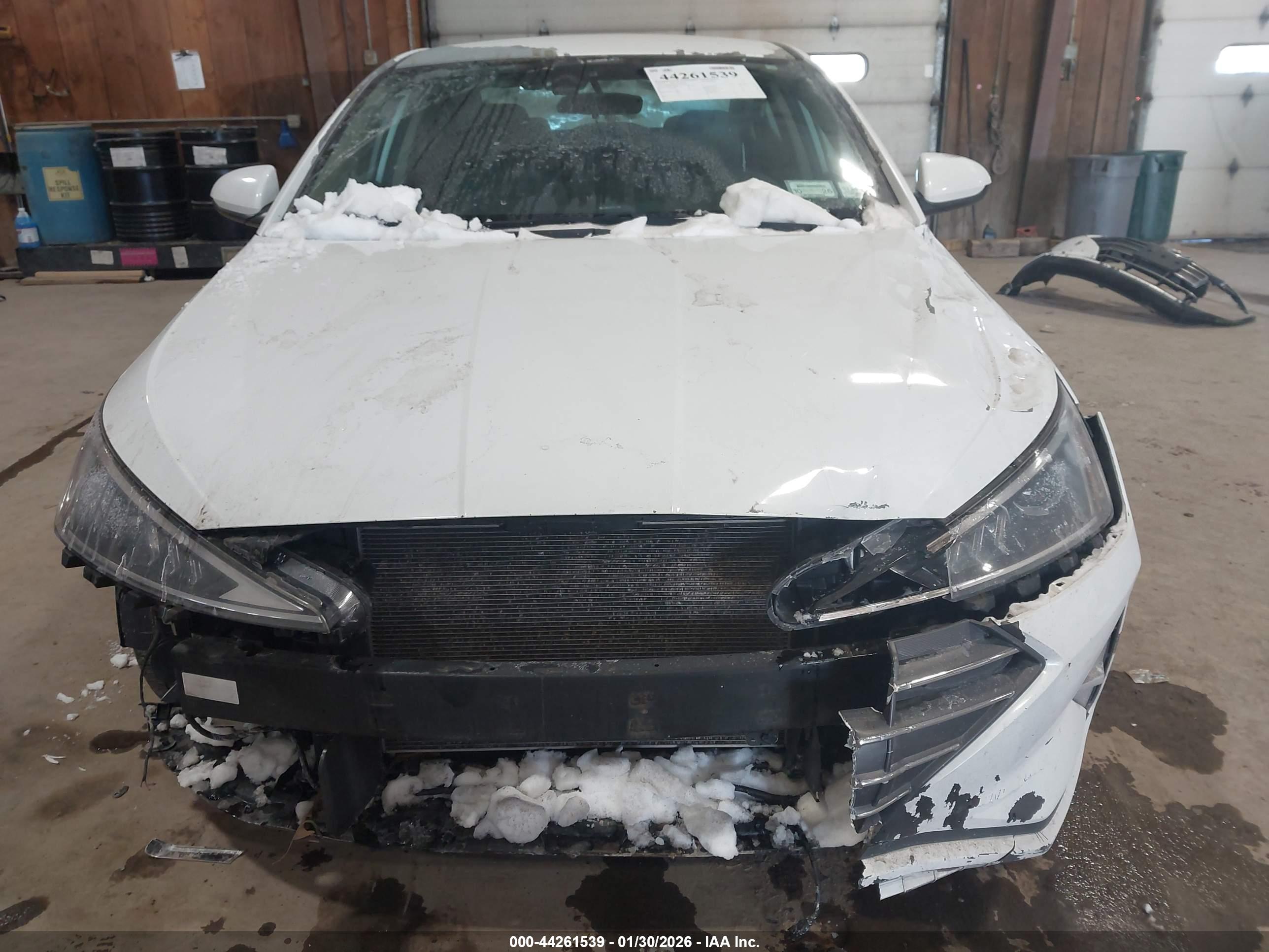 HYUNDAI ELANTRA image 6