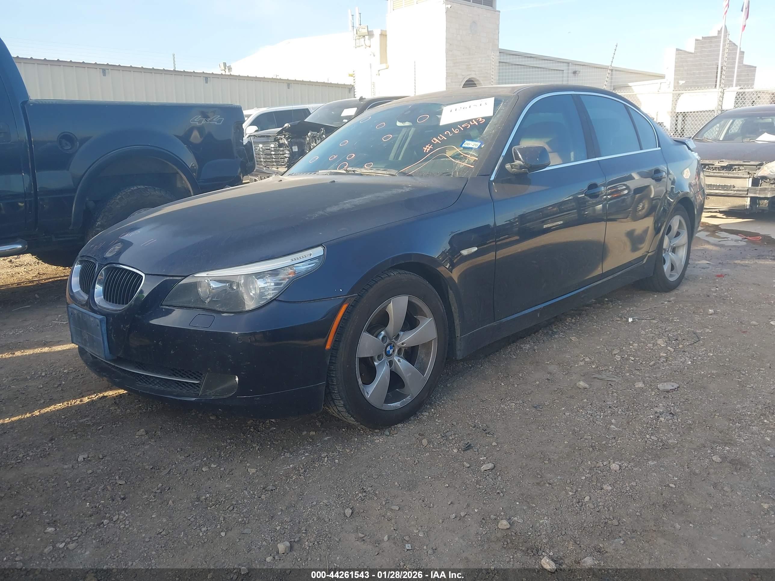 BMW 528I image 2