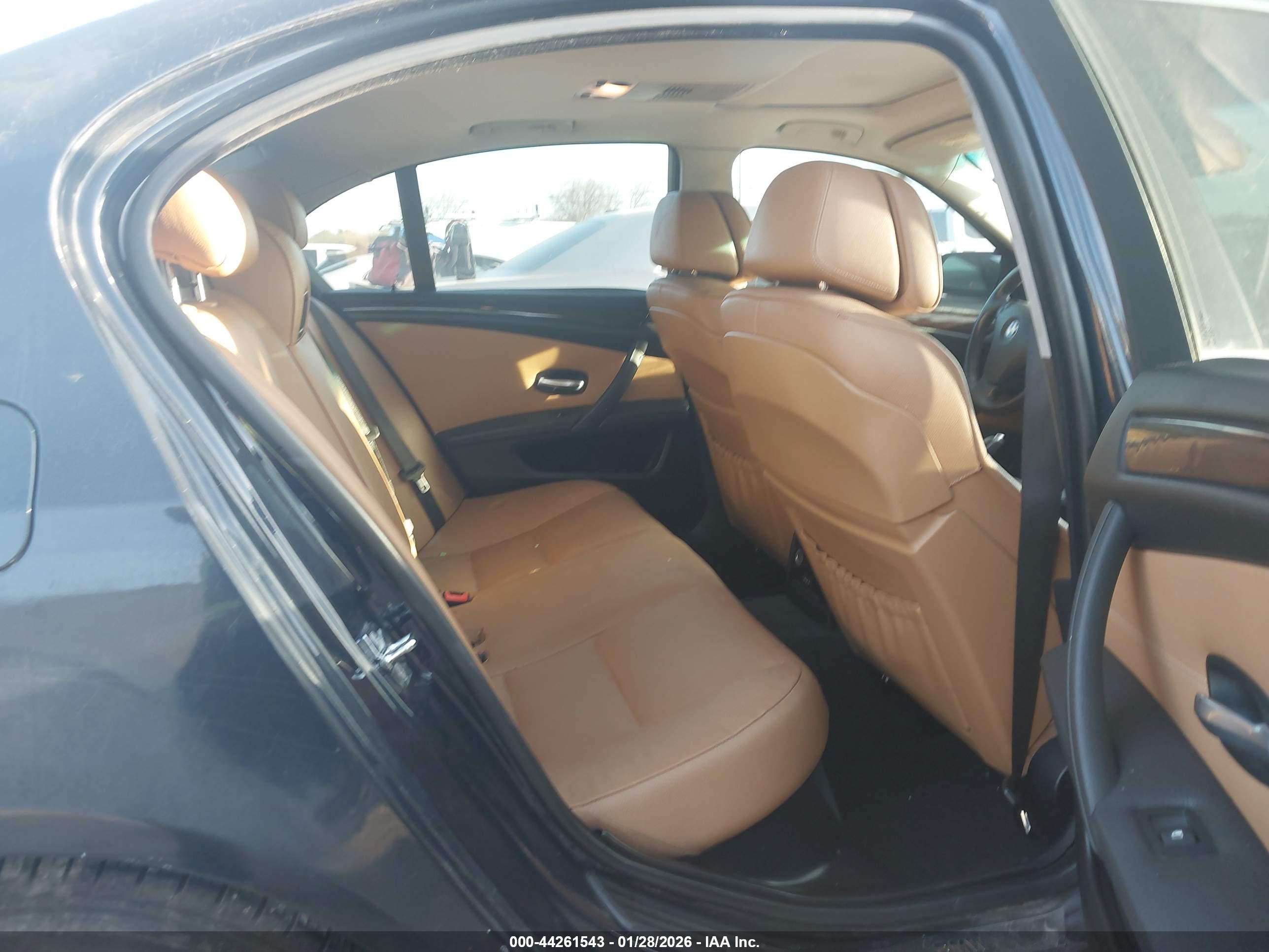 BMW 528I image 8