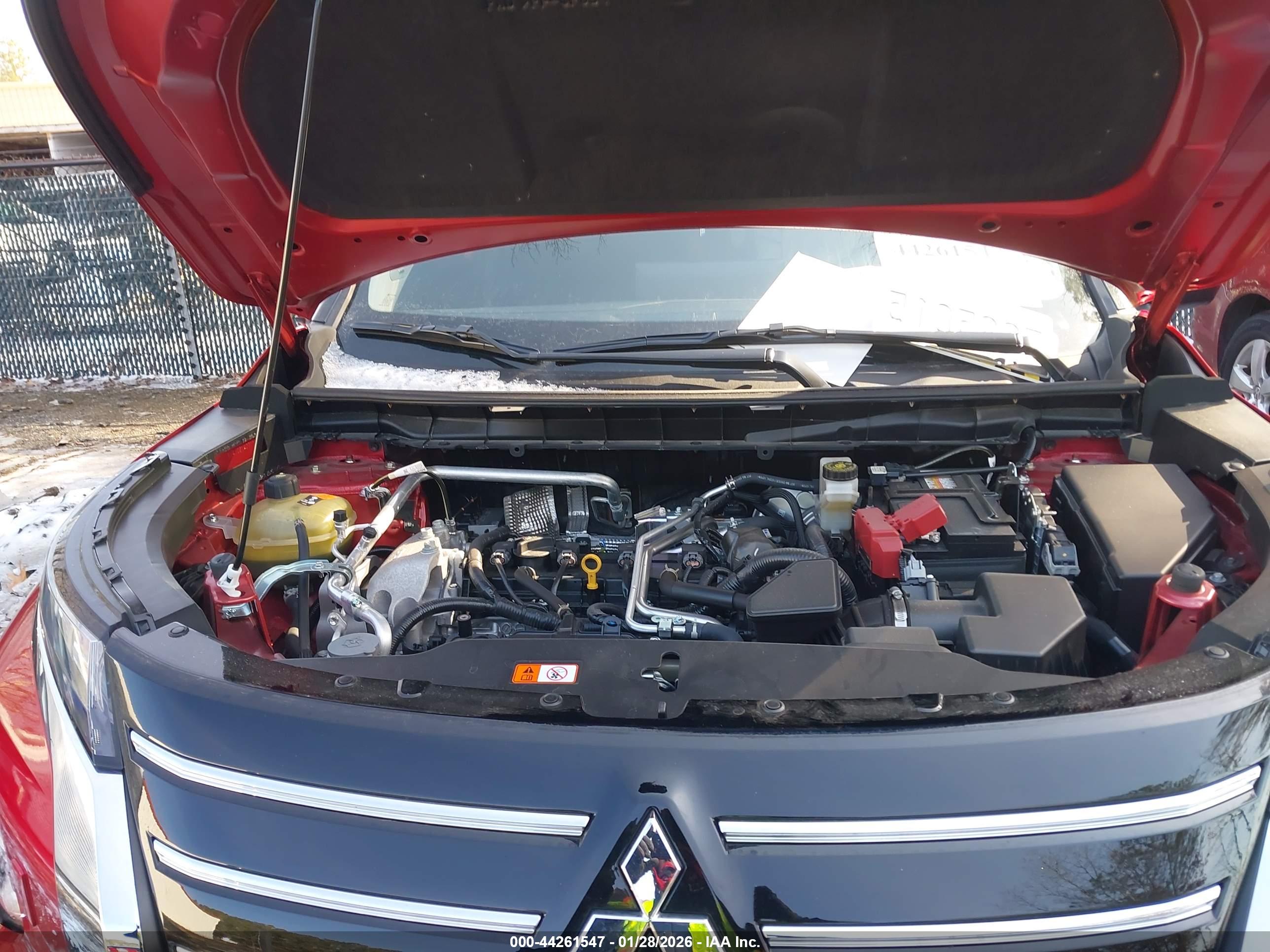 MITSUBISHI OUTLANDER image 10