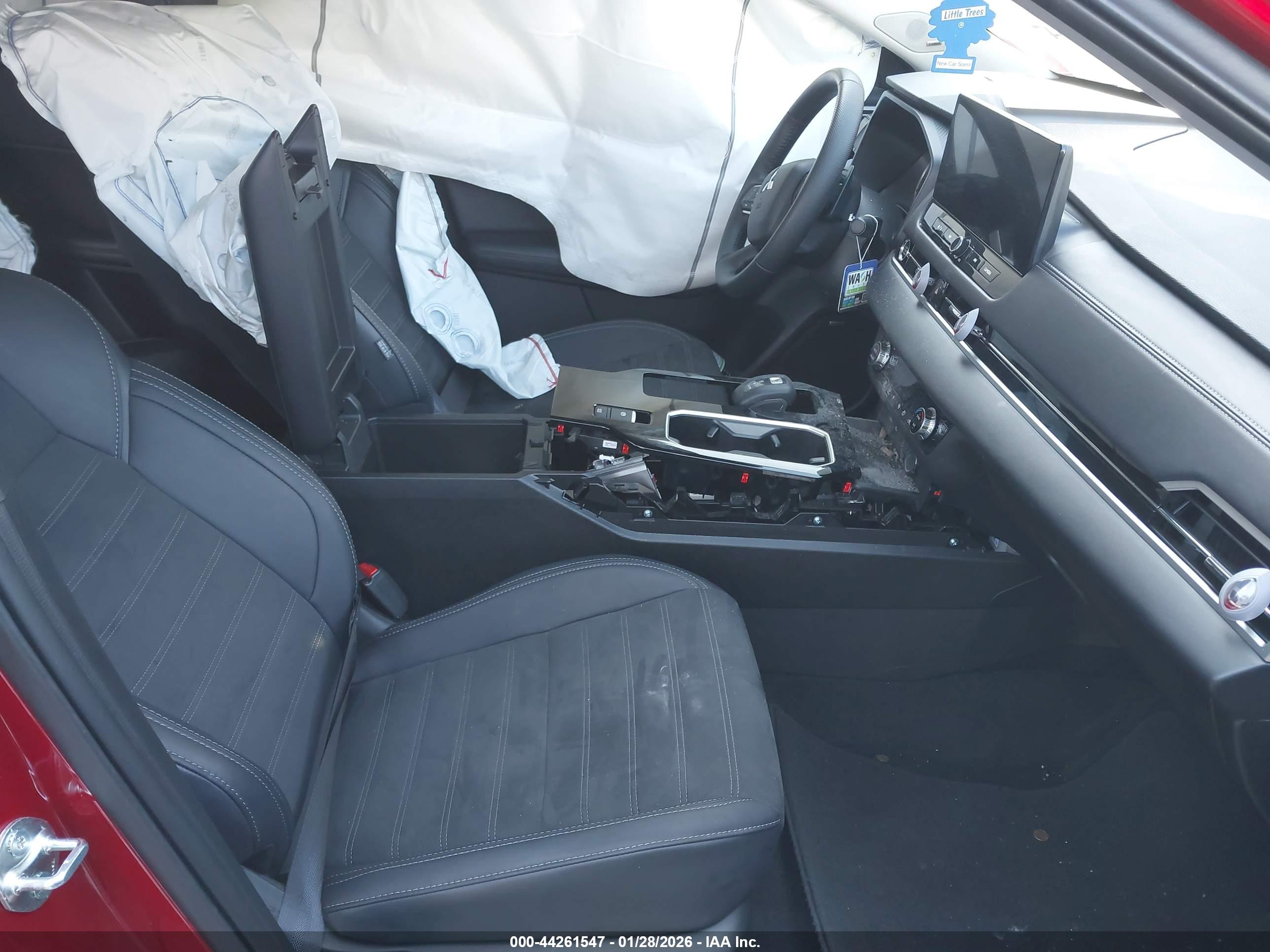 MITSUBISHI OUTLANDER image 5