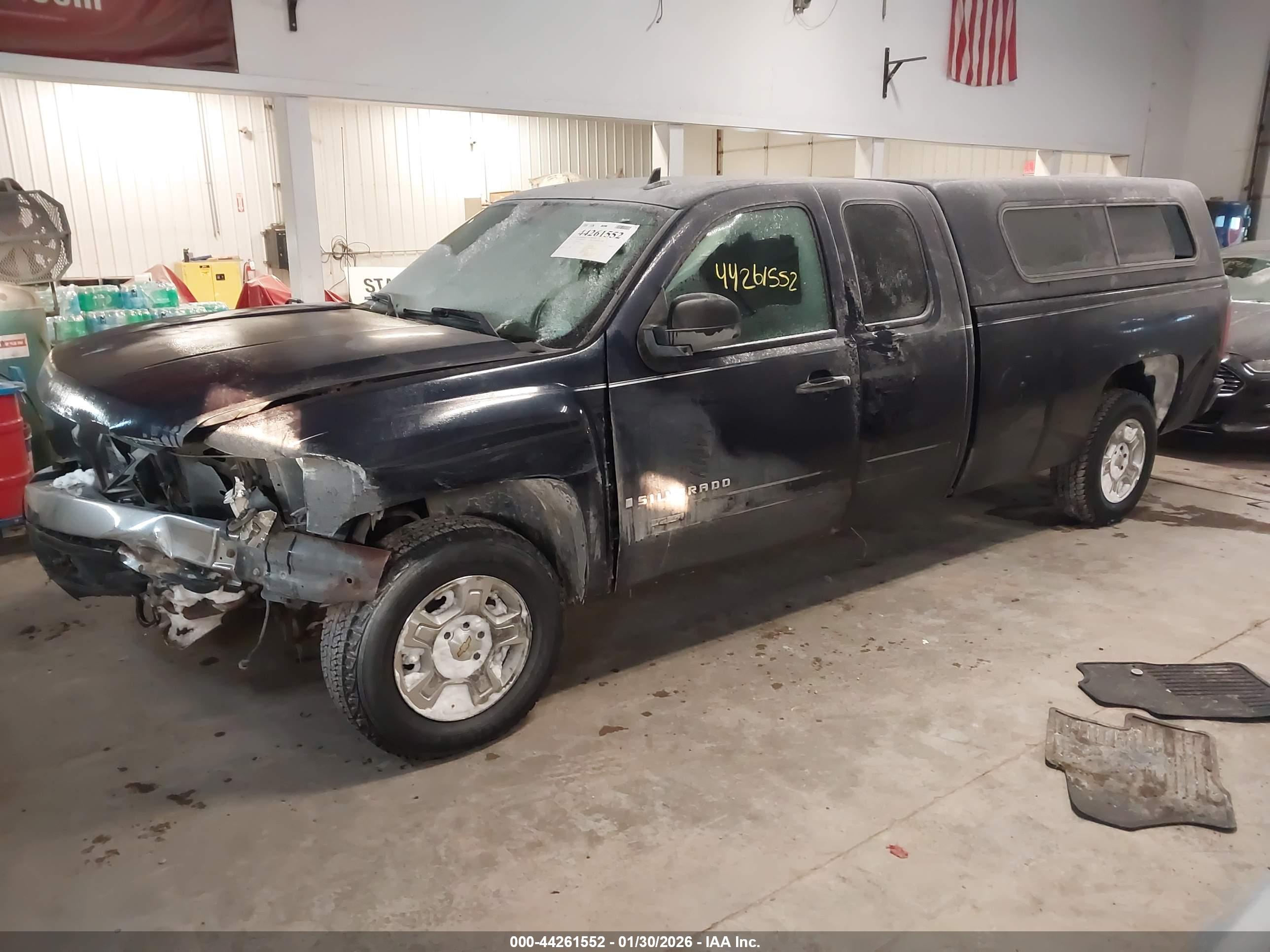 CHEVROLET SILVERADO image 2