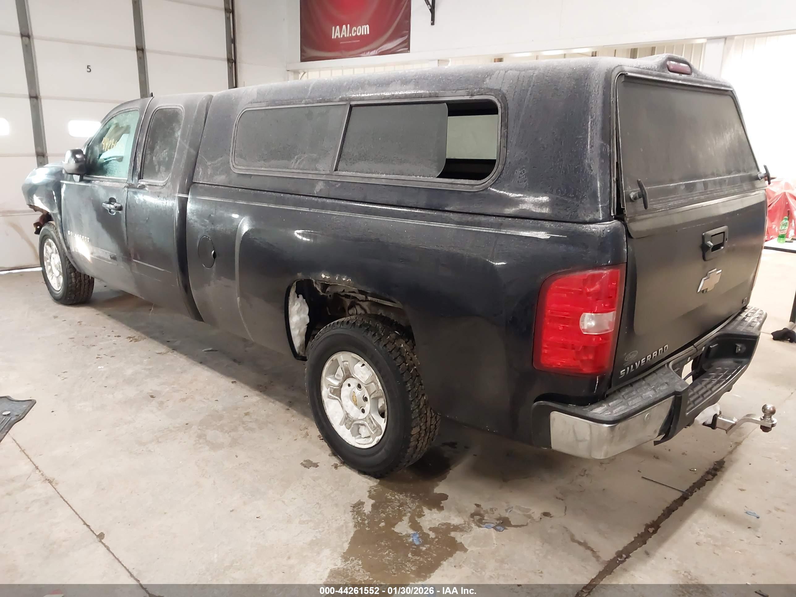 CHEVROLET SILVERADO image 3