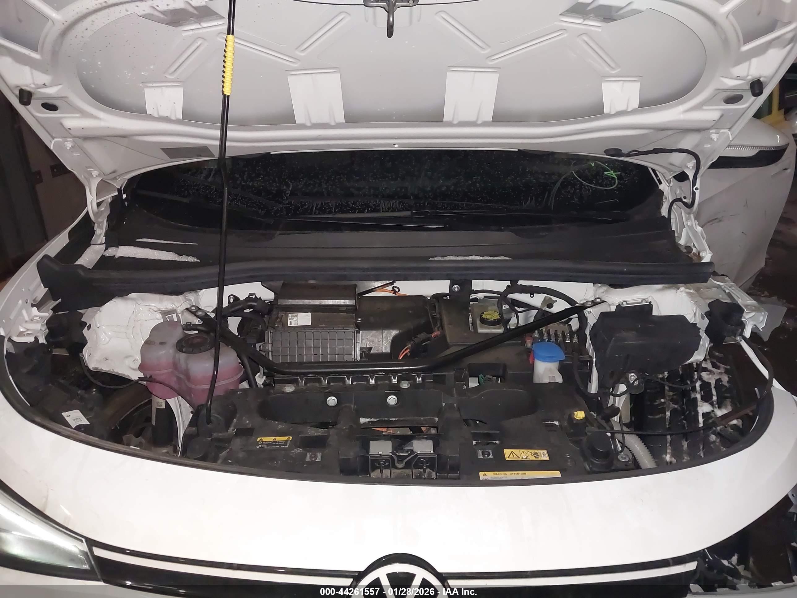 VOLKSWAGEN ID.4 image 10