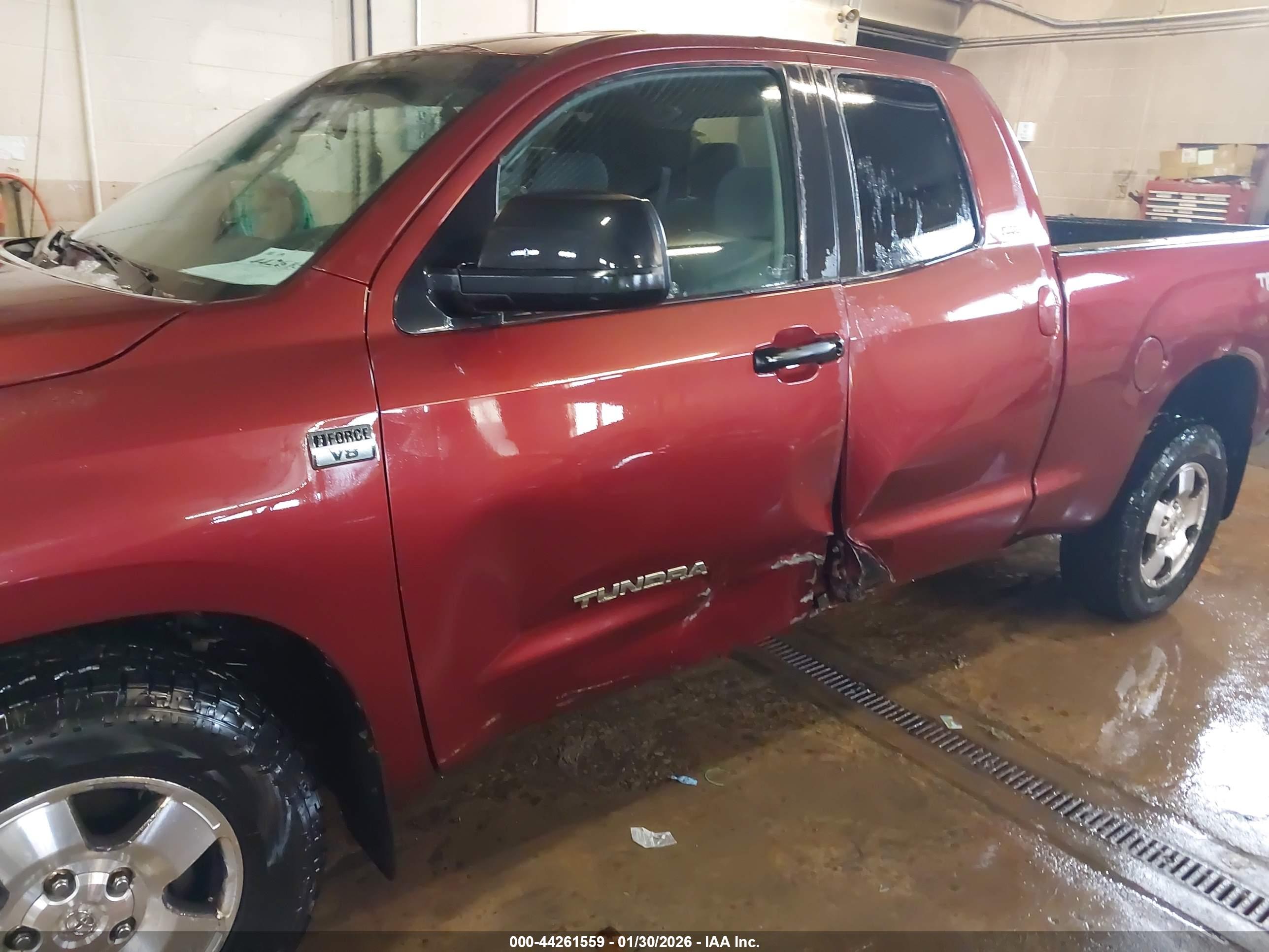 TOYOTA TUNDRA image 6