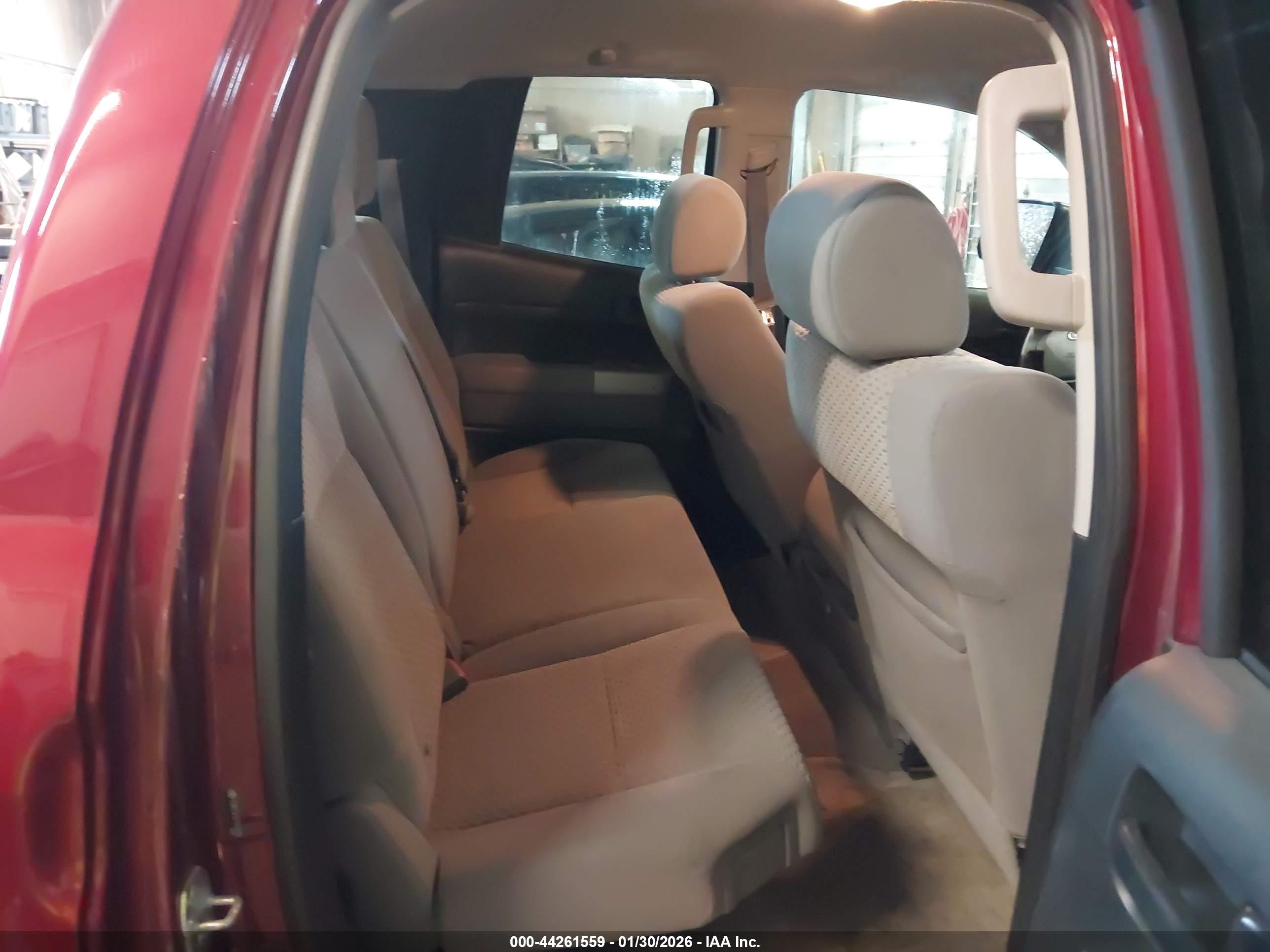 TOYOTA TUNDRA image 8