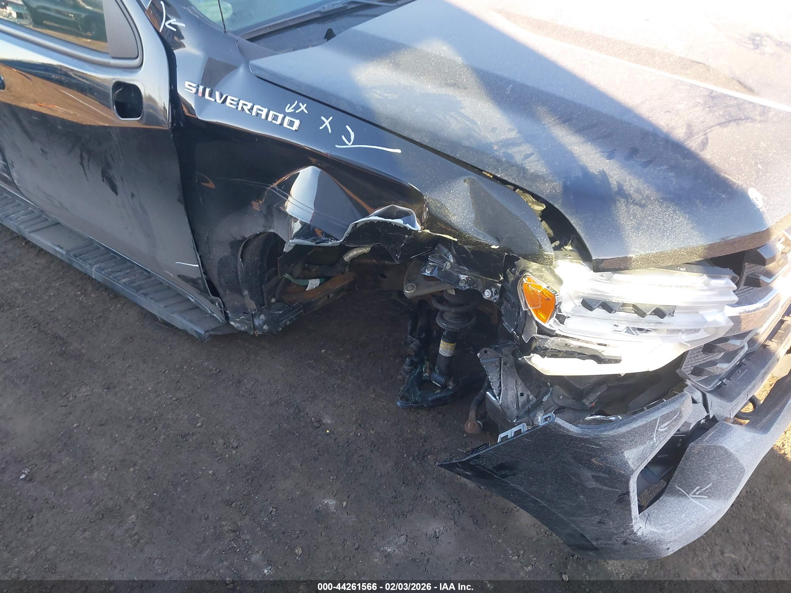 CHEVROLET SILVERADO image 6